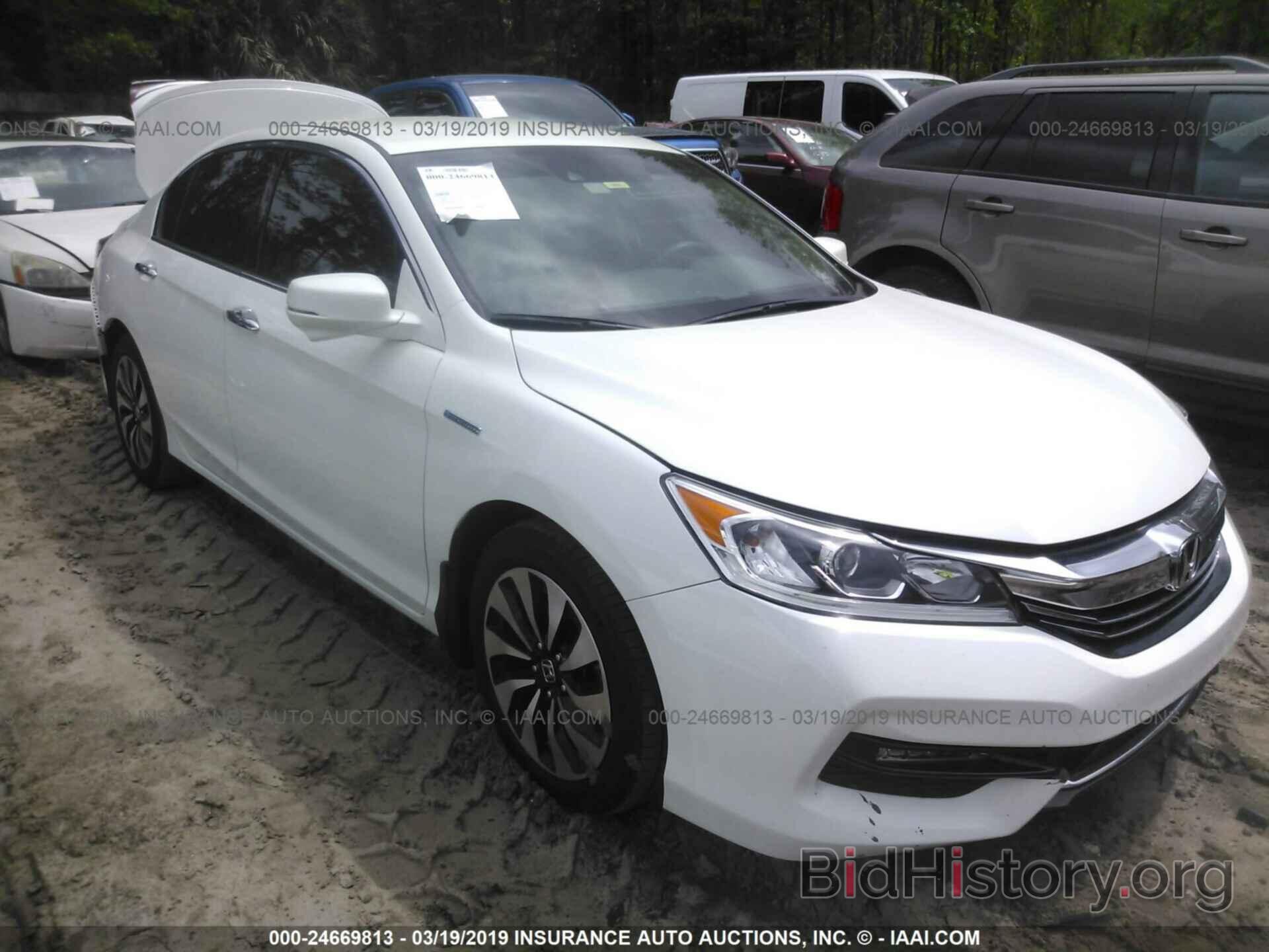 Photo JHMCR6F37HC014705 - HONDA ACCORD 2017