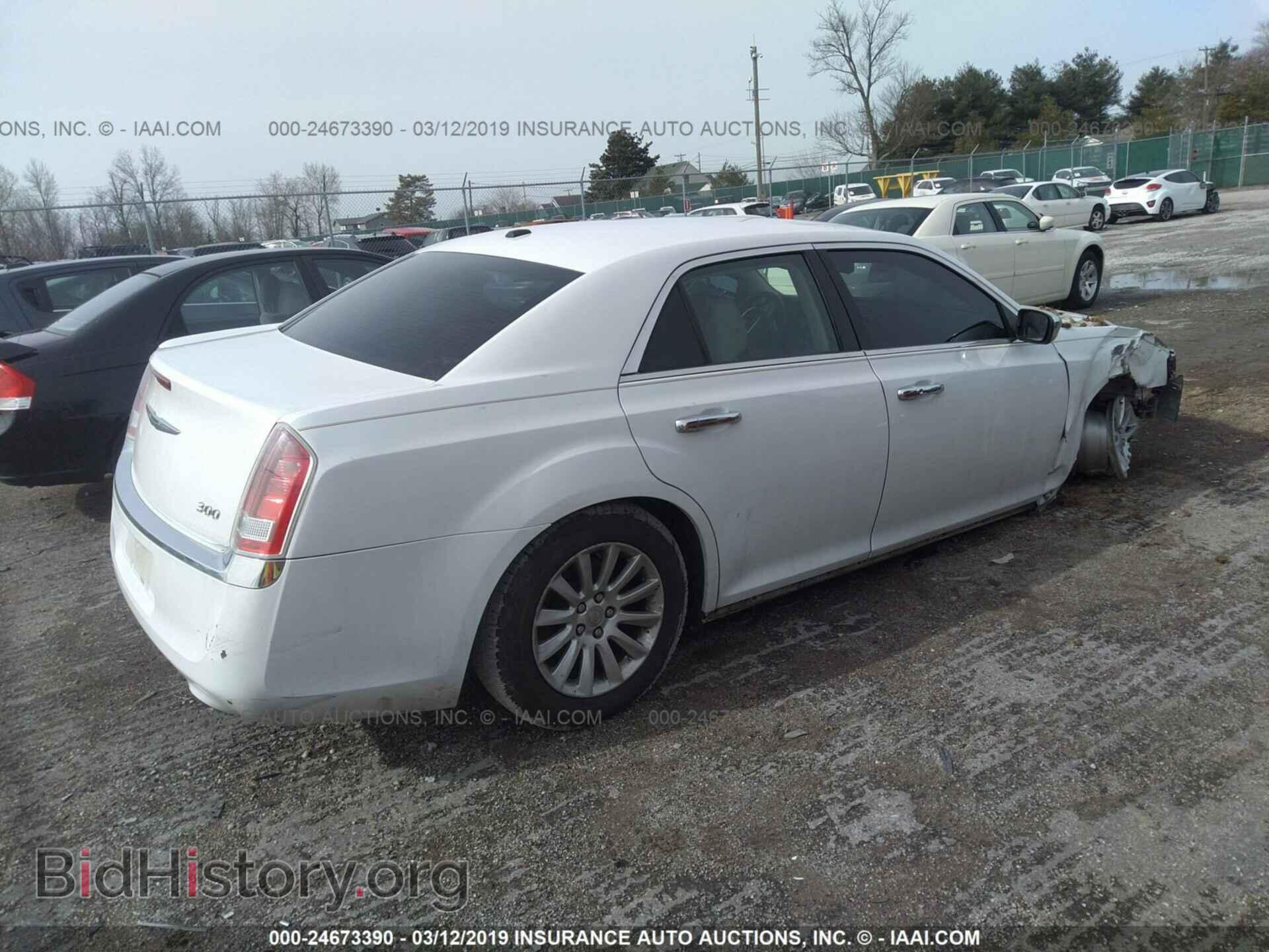 2014 CHRYSLER 300 - VIN: 2C3CCAAG9EH228592 - Фото 4