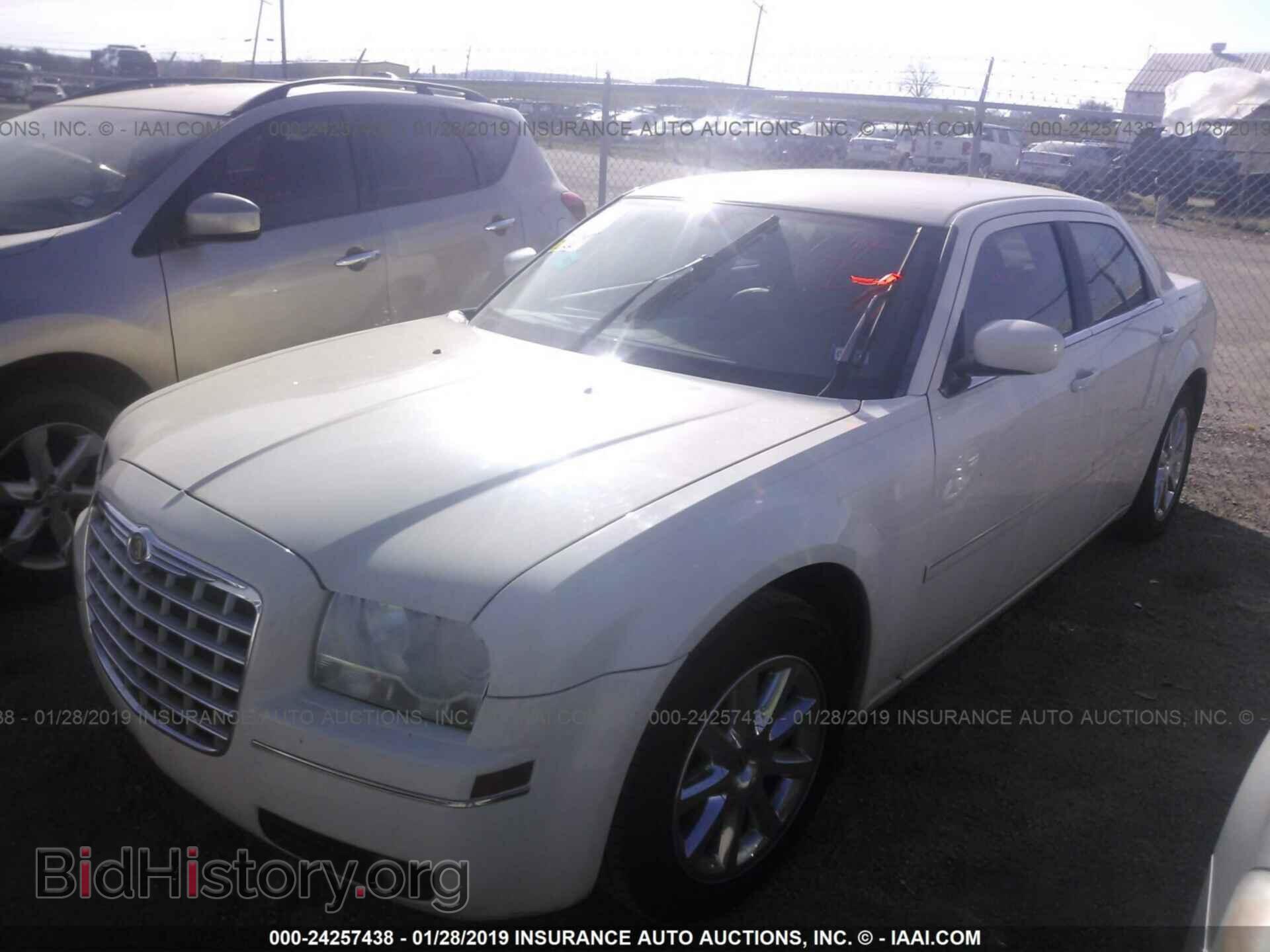 2007 CHRYSLER 300 - VIN: 2C3KA53G57H825599 - Фото 2