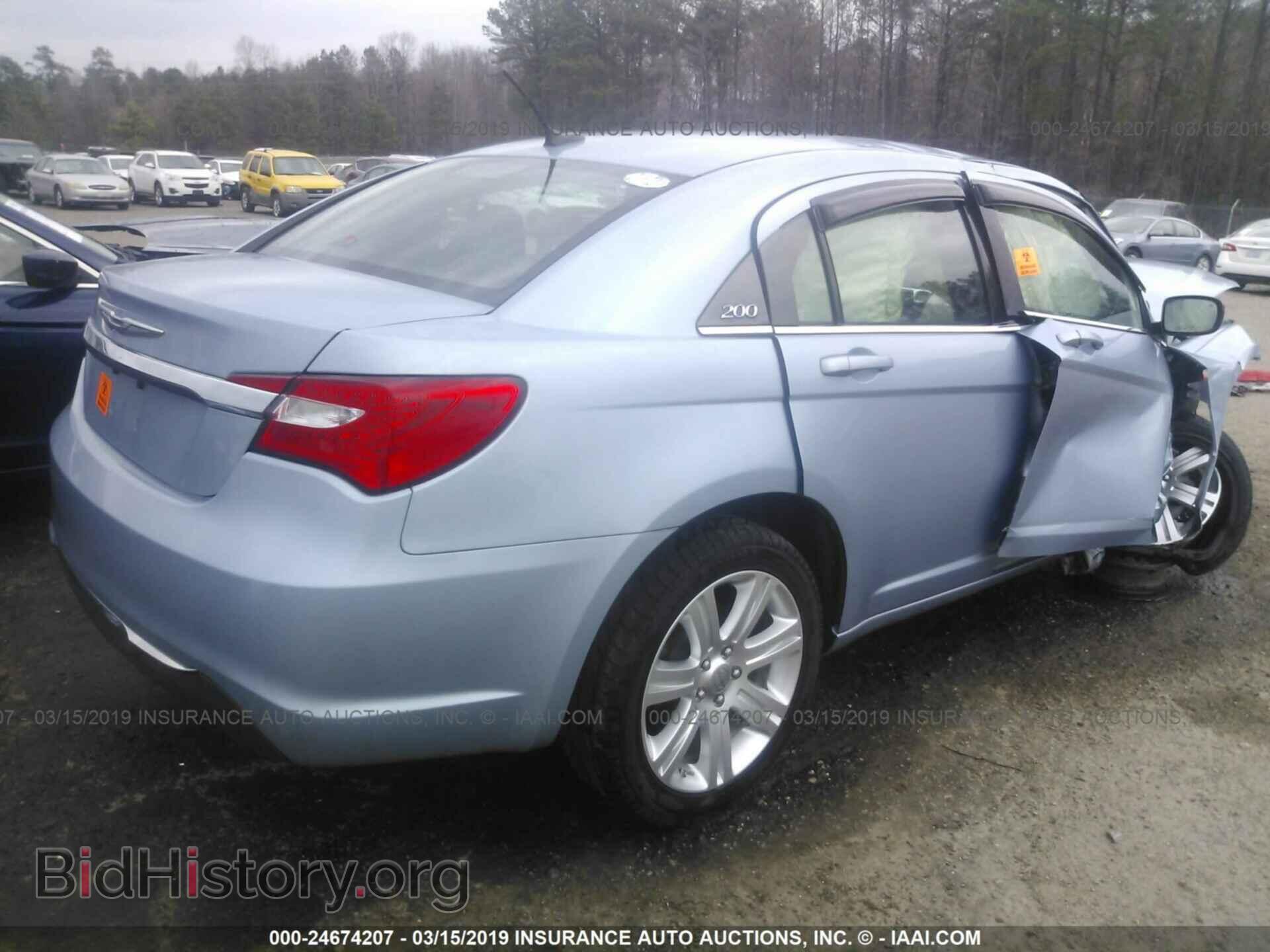 2013 CHRYSLER 200 - VIN: 1C3CCBAB3DN670400 - Photo 4