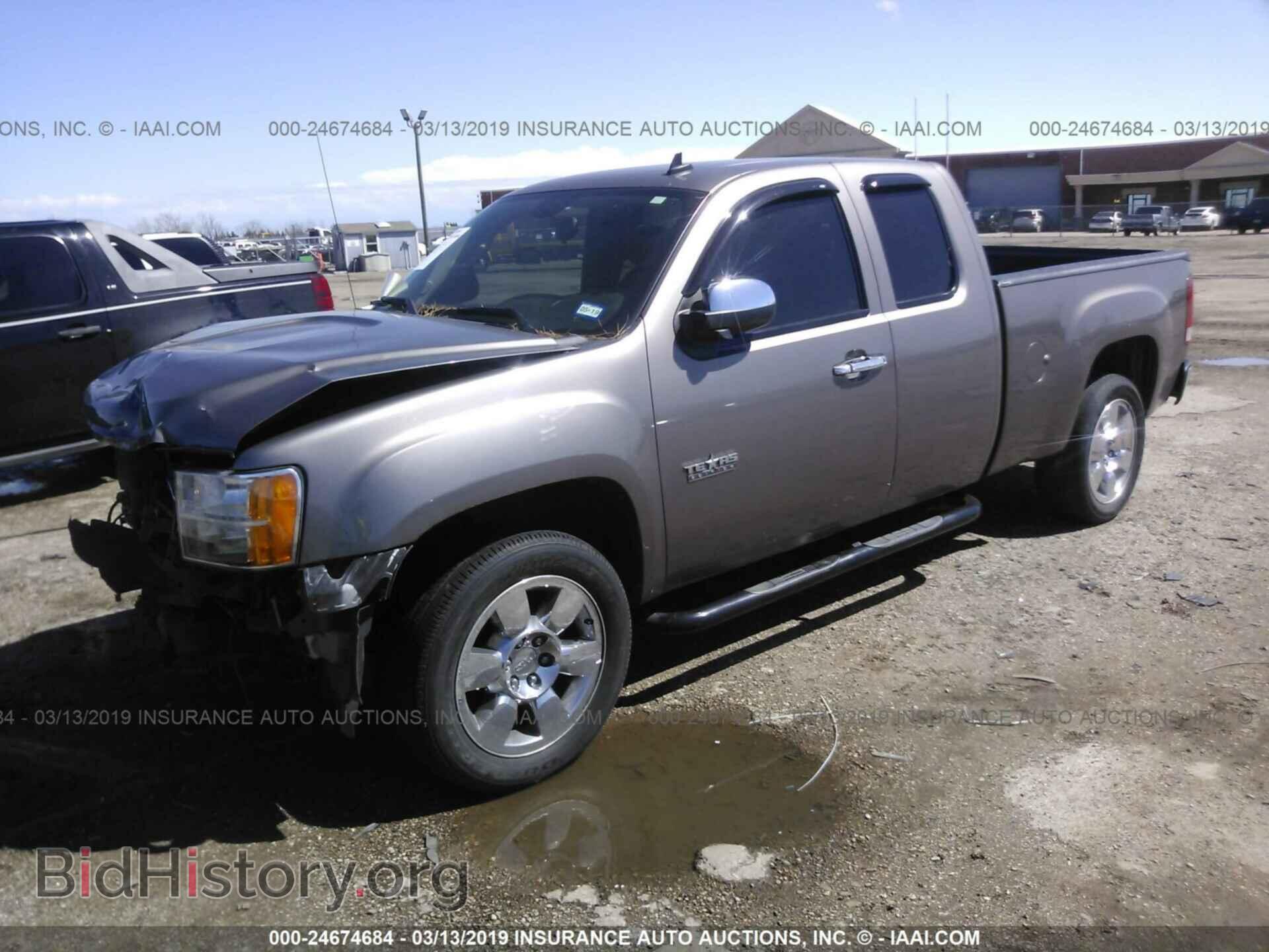 2011 GMC SIERRA - VIN: 1GTR1VE01BZ325247 - Фото 2