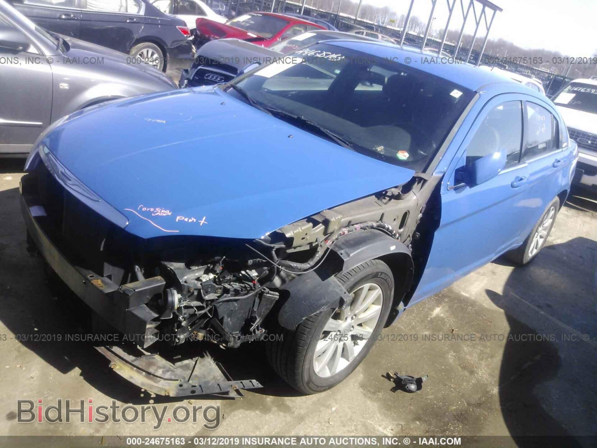 2012 CHRYSLER 200 - VIN: 1C3CCBBBXCN120236 - Фото 2