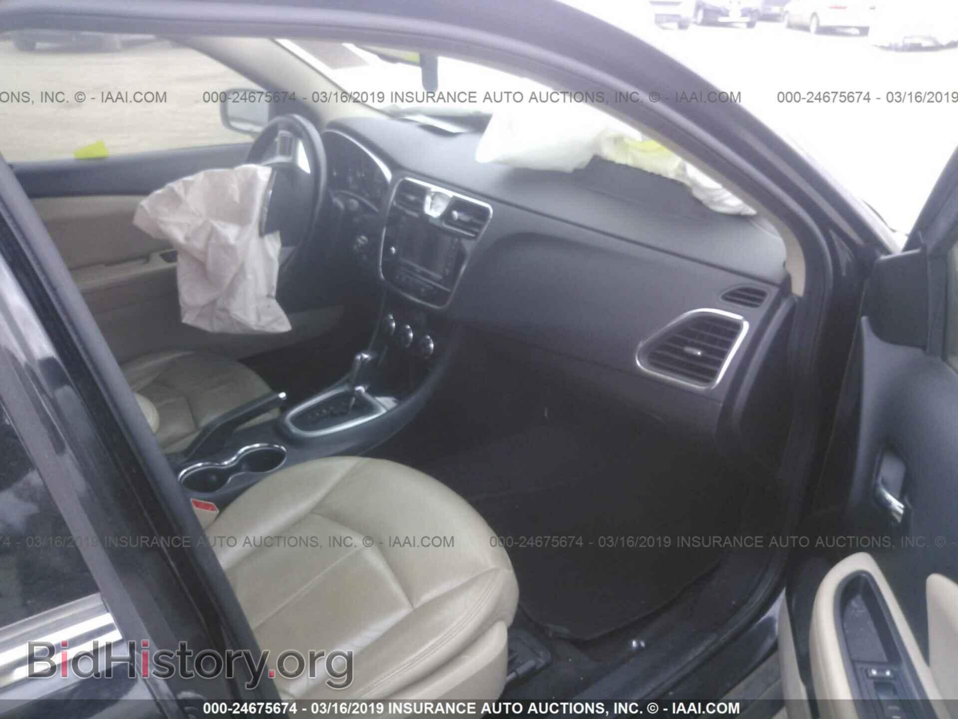 2011 CHRYSLER 200 - VIN: 1C3BC2FB5BN522833 - Photo 5