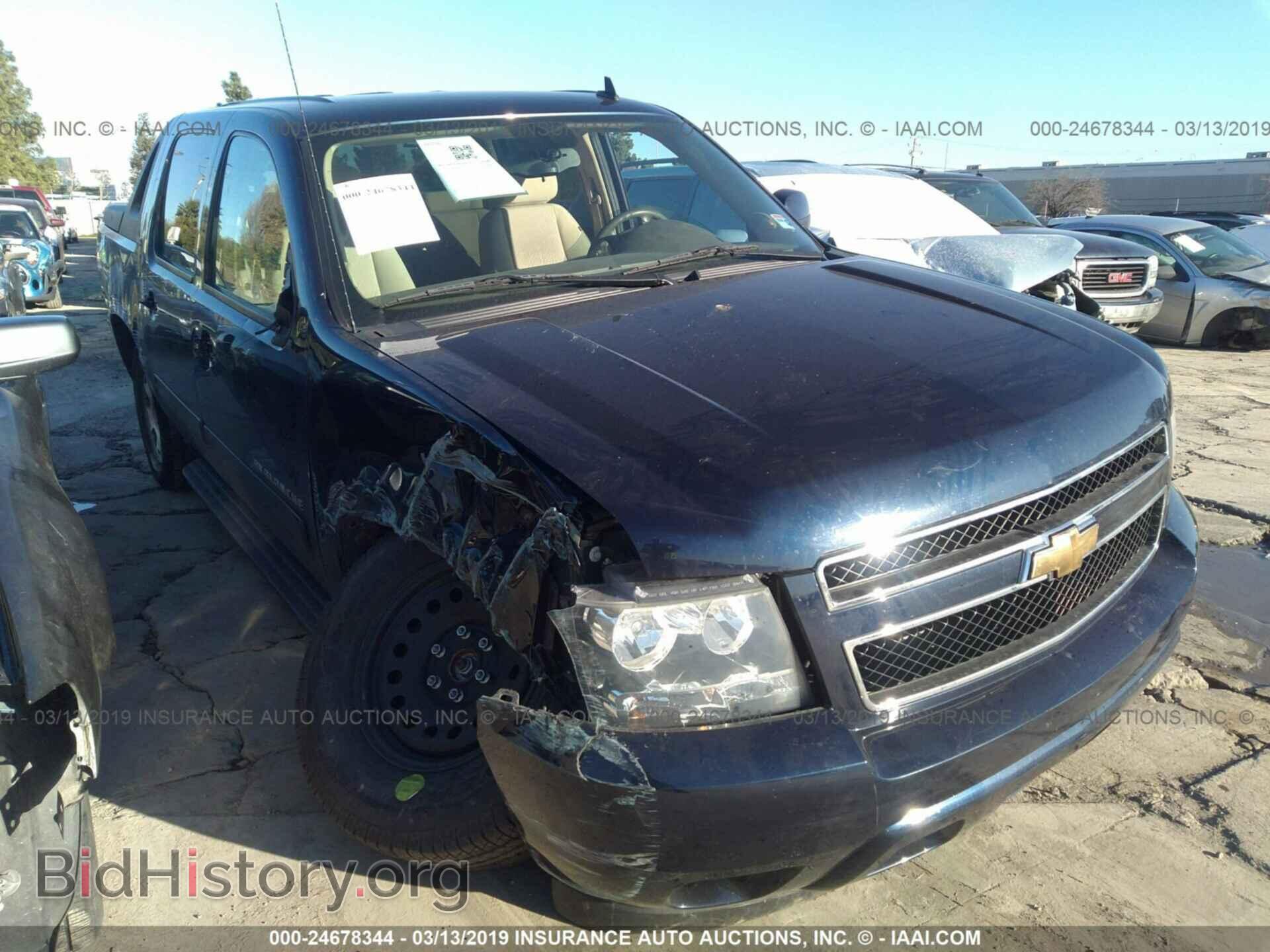 Photo 3GNVKEE04AG275543 - CHEVROLET AVALANCHE 2010