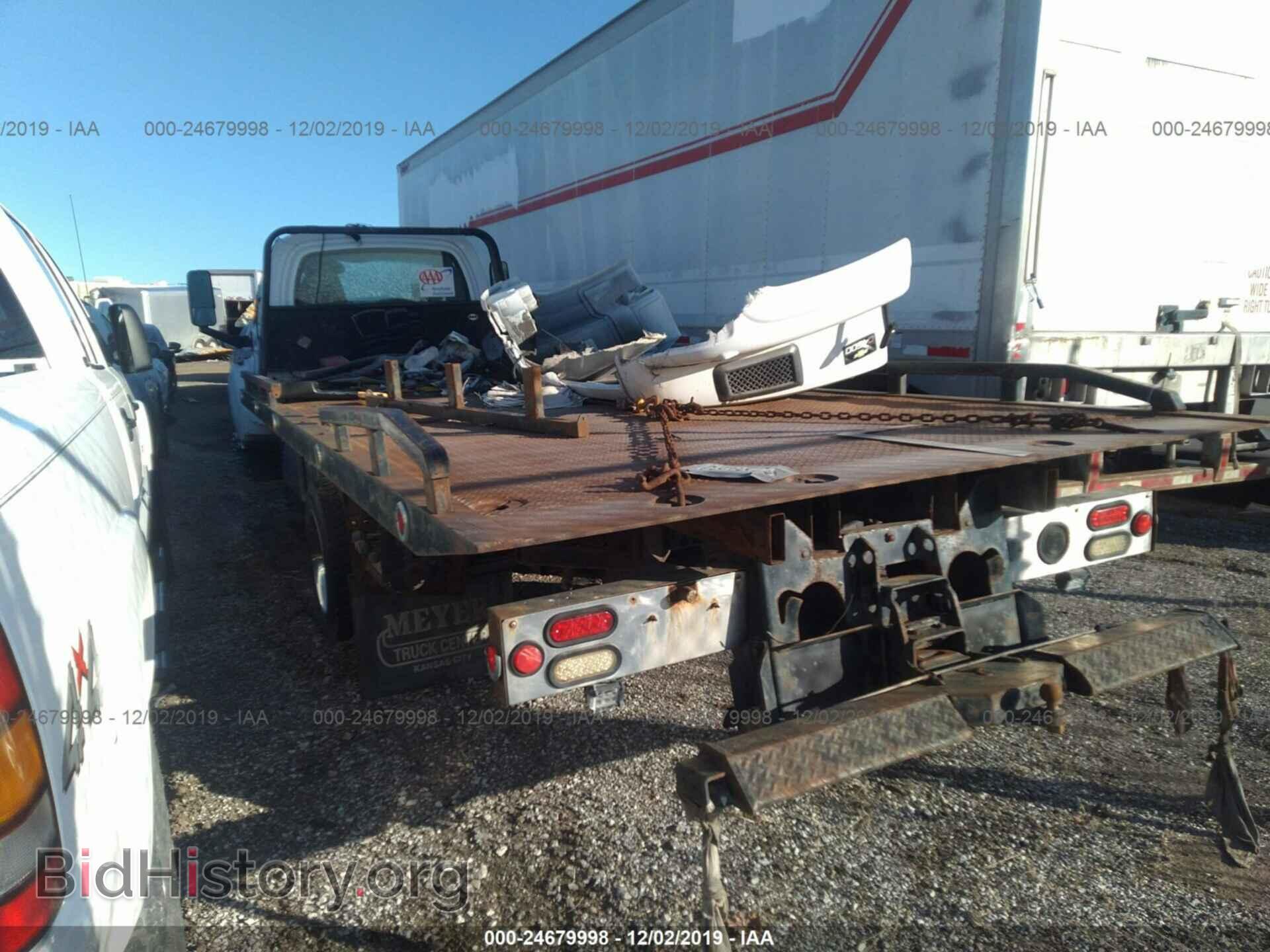 2006 GMC C5500 - VIN: 1GDE5C1236F430681 - Photo 3