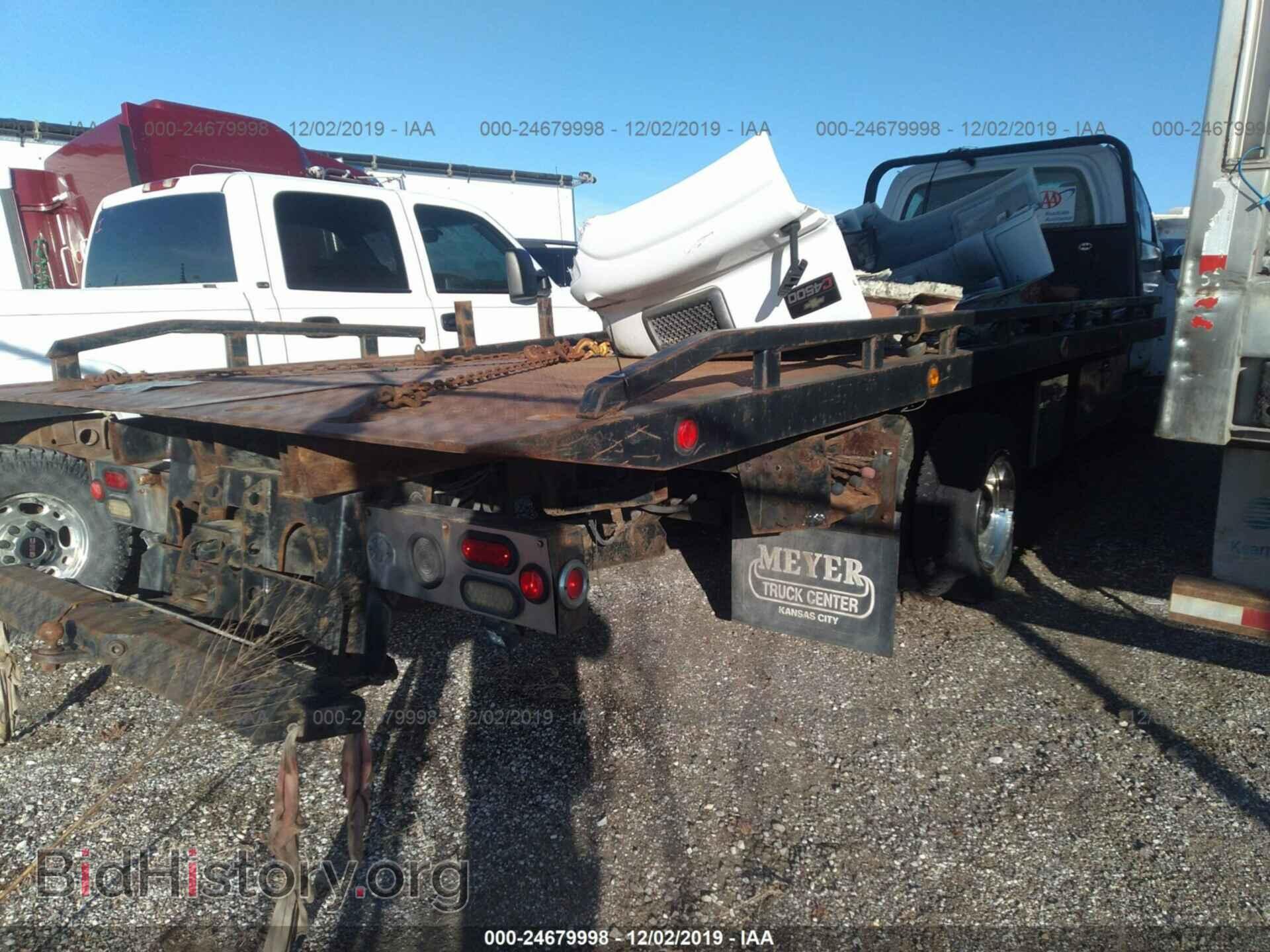 2006 GMC C5500 - VIN: 1GDE5C1236F430681 - Photo 4