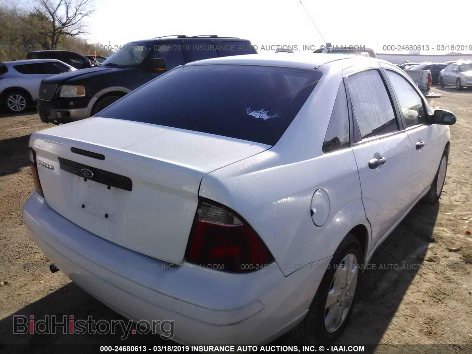 2007 FORD FOCUS - VIN: 1FAFP34N87W357775 - Photo 4