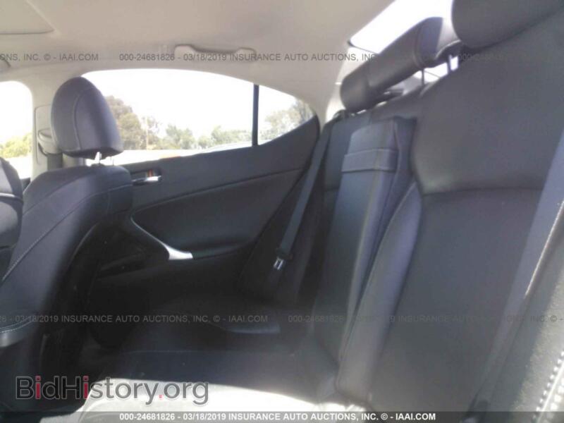 2011 Lexus IS (VIN JTHCF5C20B5047958) — photo 8 of 10