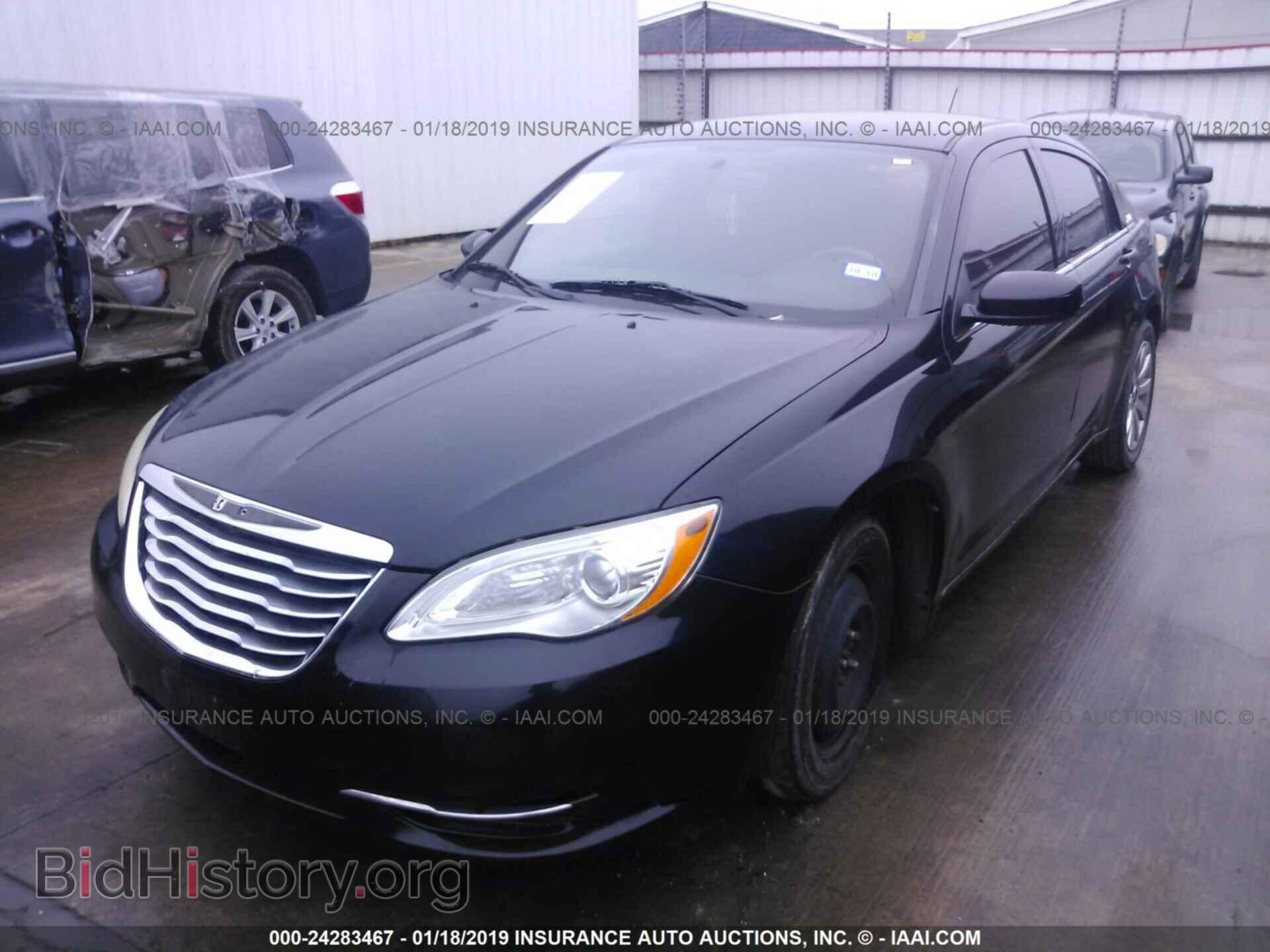2011 CHRYSLER 200 - VIN: 1C3BC1FB2BN542855 - Photo 2