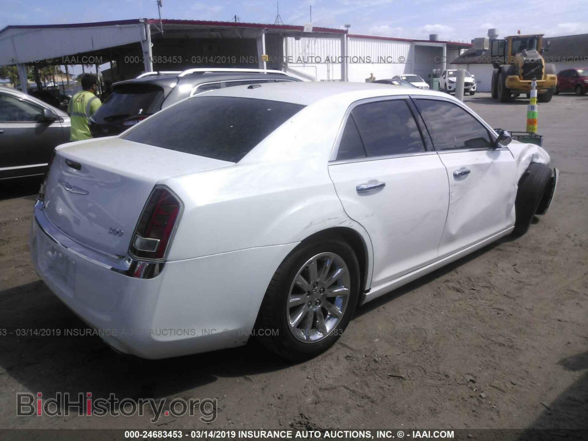 2012 CHRYSLER 300 - VIN: 2C3CCACG9CH241823 - Фото 4