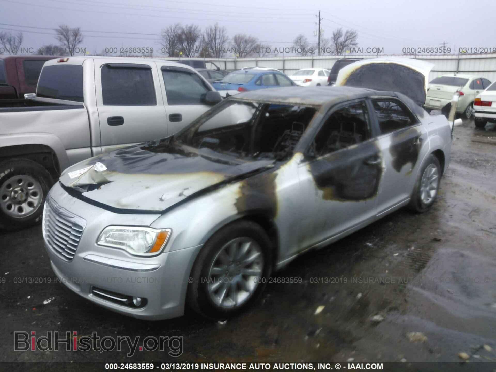 2012 CHRYSLER 300 - VIN: 2C3CCACG9CH209468 - Фото 2