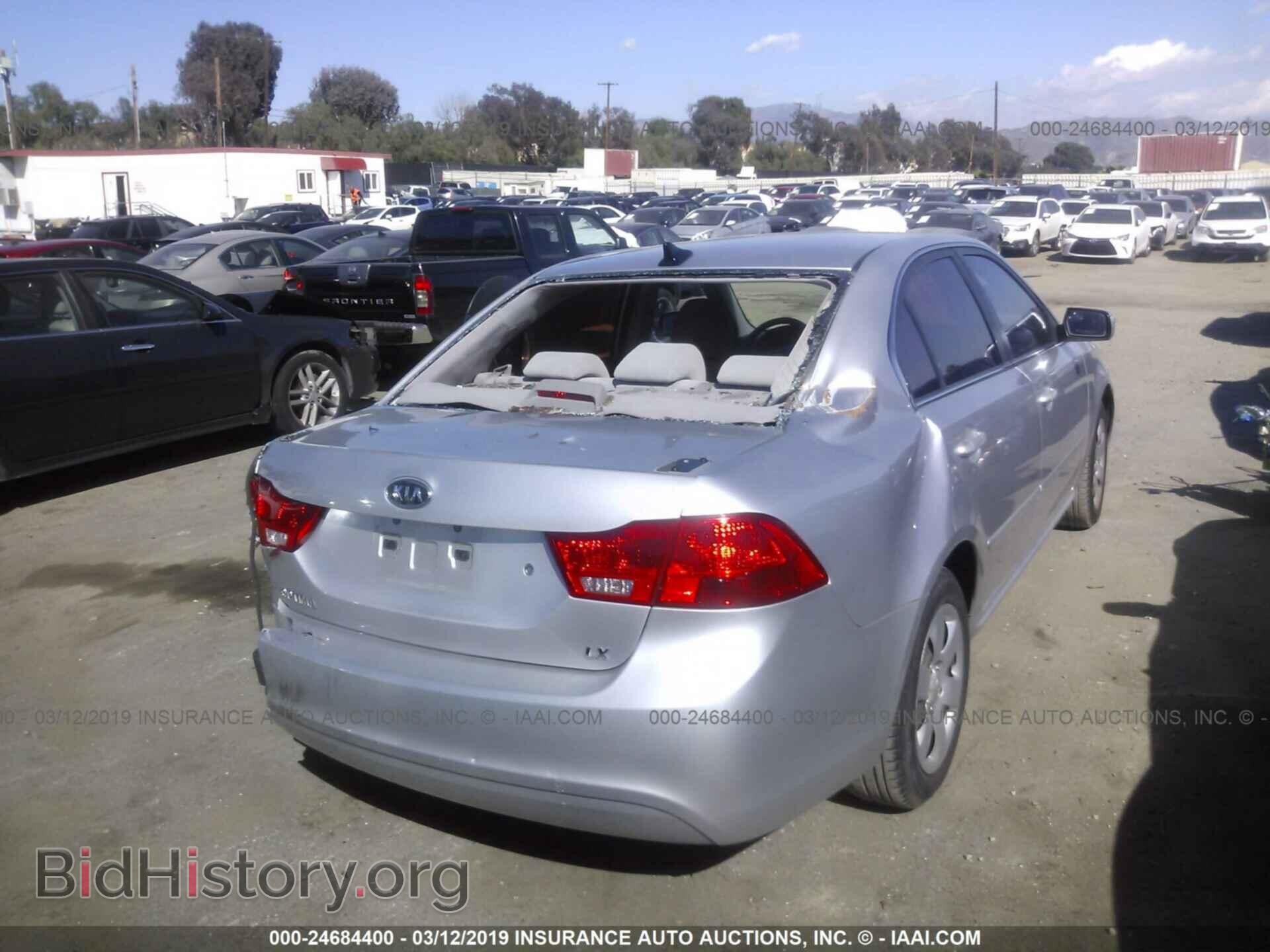 2009 KIA OPTIMA - VIN: KNAGE228295353674 - Фото 4