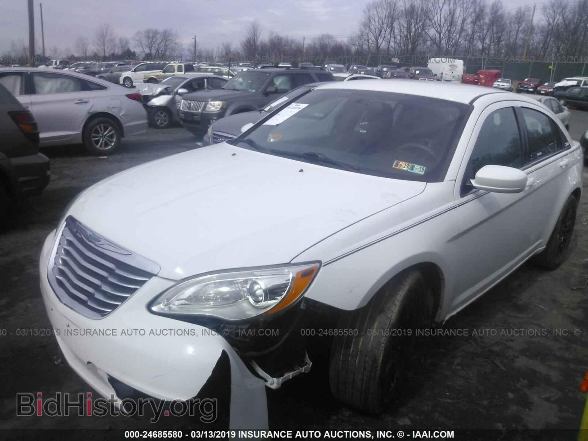 2011 CHRYSLER 200 - VIN: 1C3BC4FB3BN547841 - Фото 2