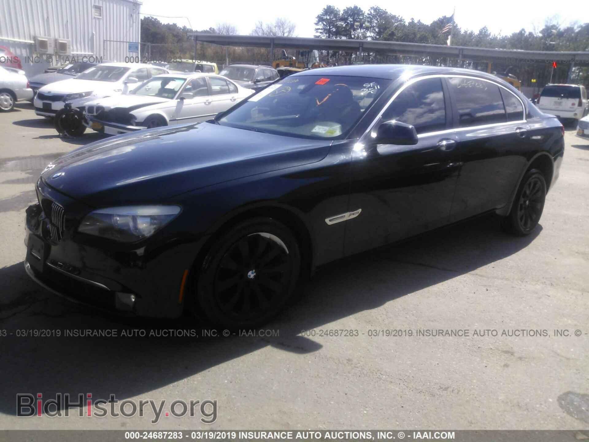 2011 BMW 750 - VIN: WBAKC8C50BC432088 - Фото 2