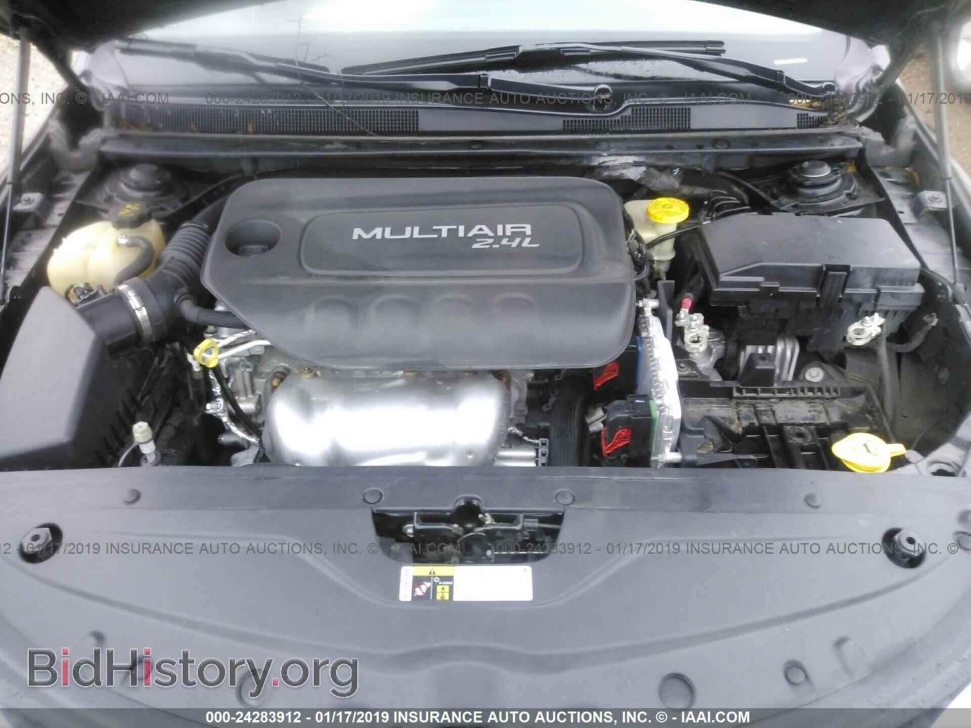 2015 CHRYSLER 200 - VIN: 1C3CCCAB5FN566645 - Photo 10