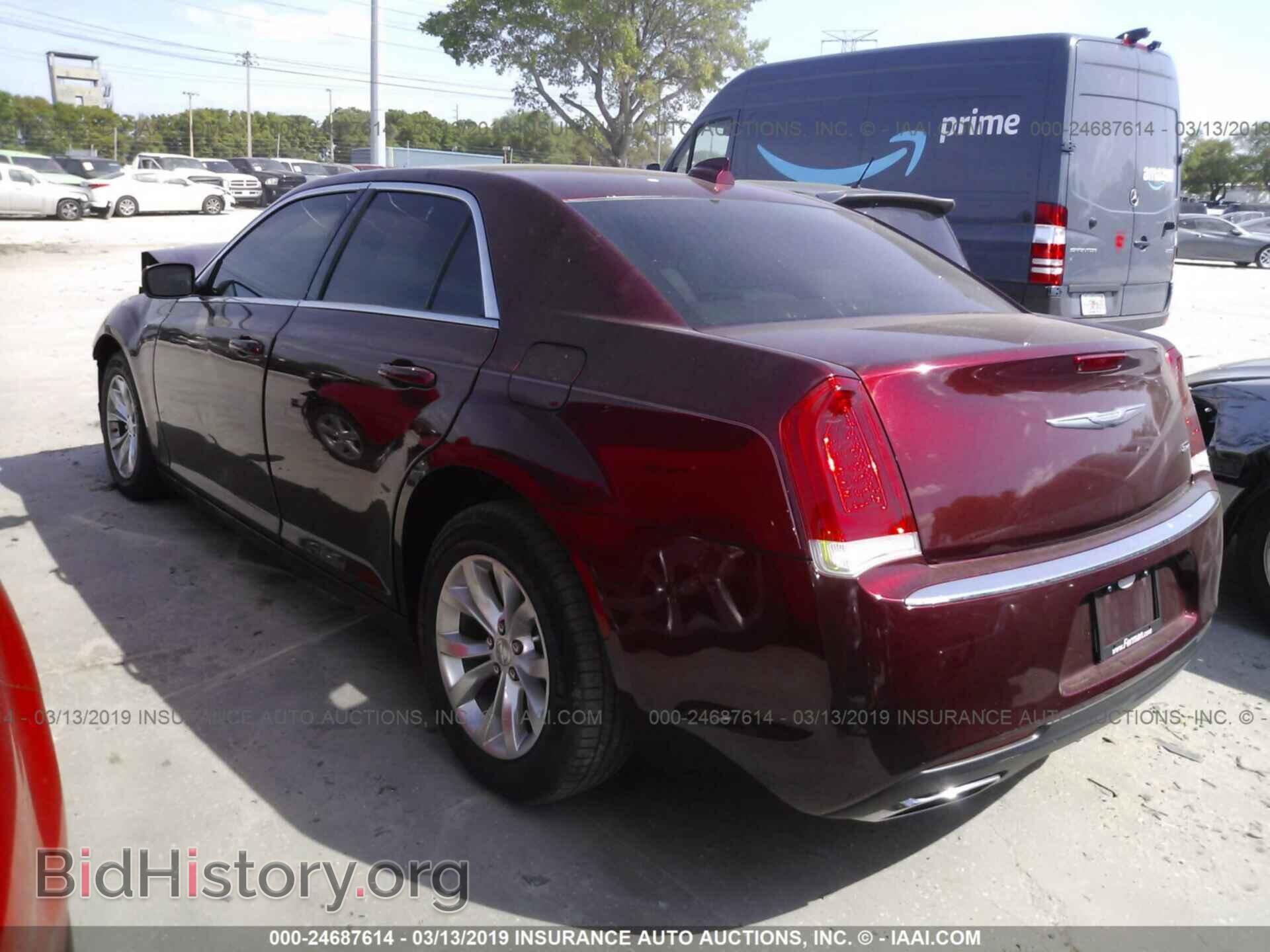 2016 CHRYSLER 300 - VIN: 2C3CCAAGXGH208242 - Фото 3