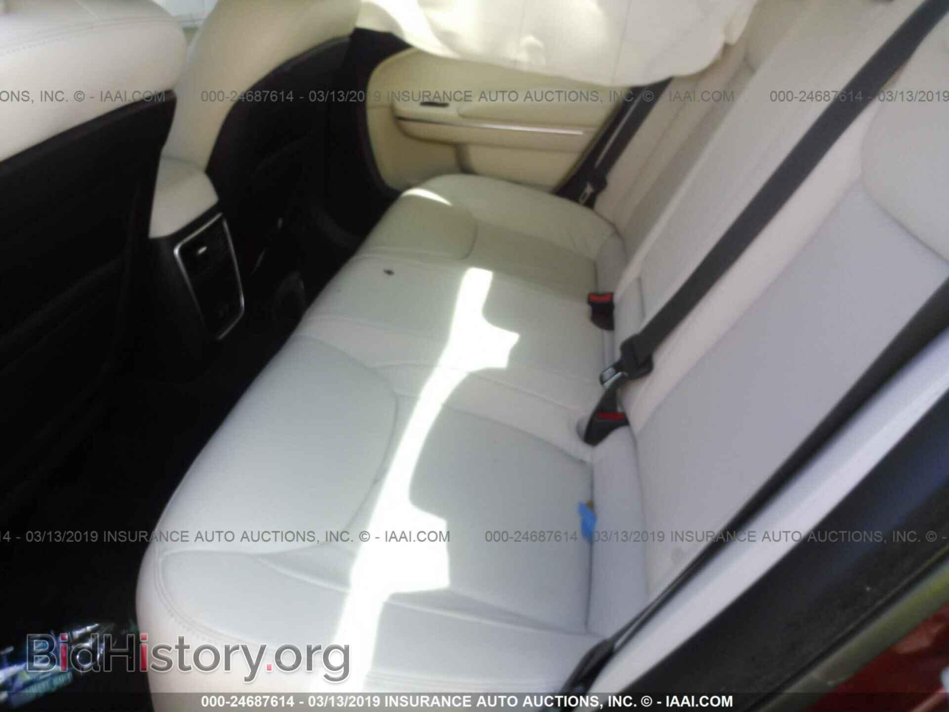 2016 CHRYSLER 300 - VIN: 2C3CCAAGXGH208242 - Фото 8