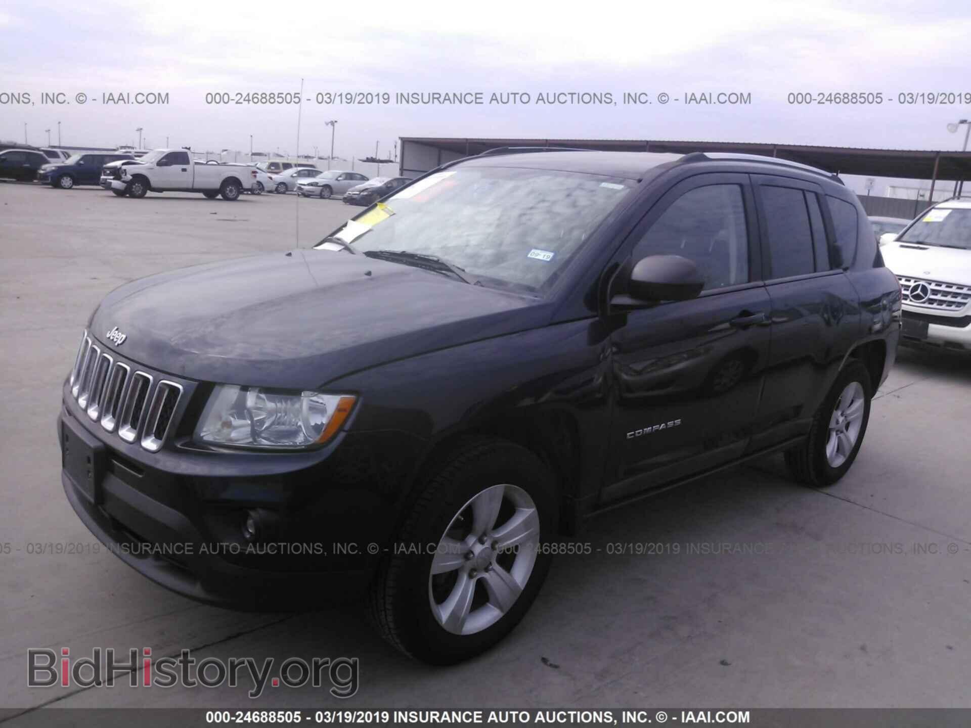 2011 JEEP COMPASS - VIN: 1J4NT1FA7BD203671 - Фото 2
