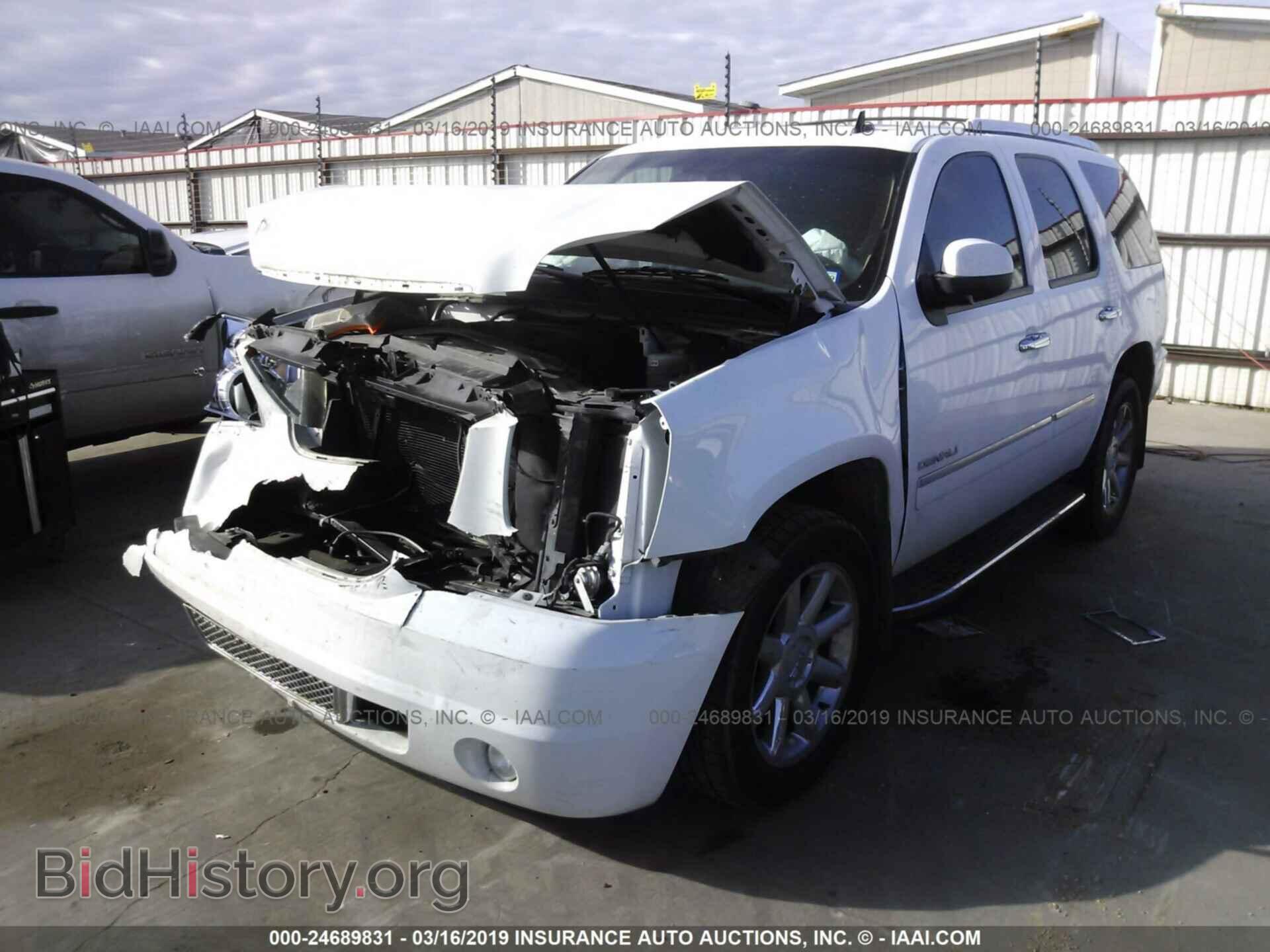 2011 GMC YUKON - VIN: 1GKS1EEF5BR203243 - Фото 2