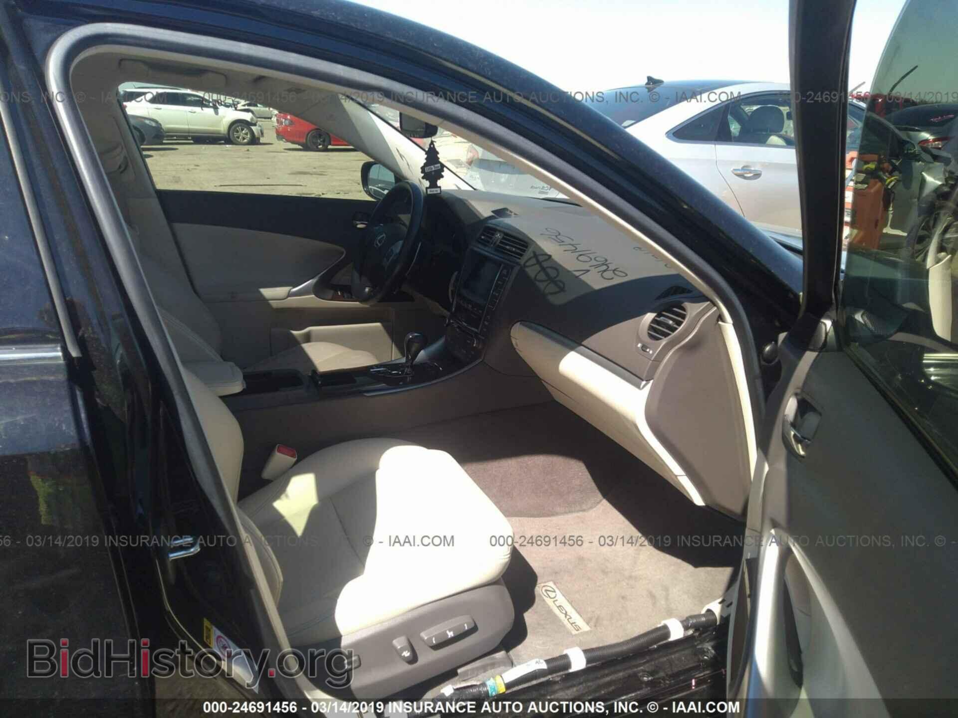 2011 LEXUS IS - VIN: JTHBF5C28B5141839 - Photo 5
