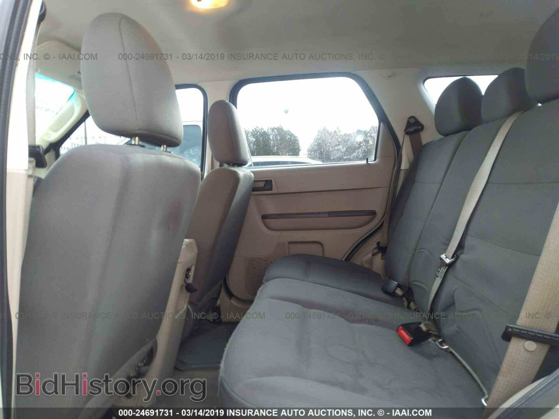 2011 FORD ESCAPE - VIN: 1FMCU0C73BKB78658 - Фото 8