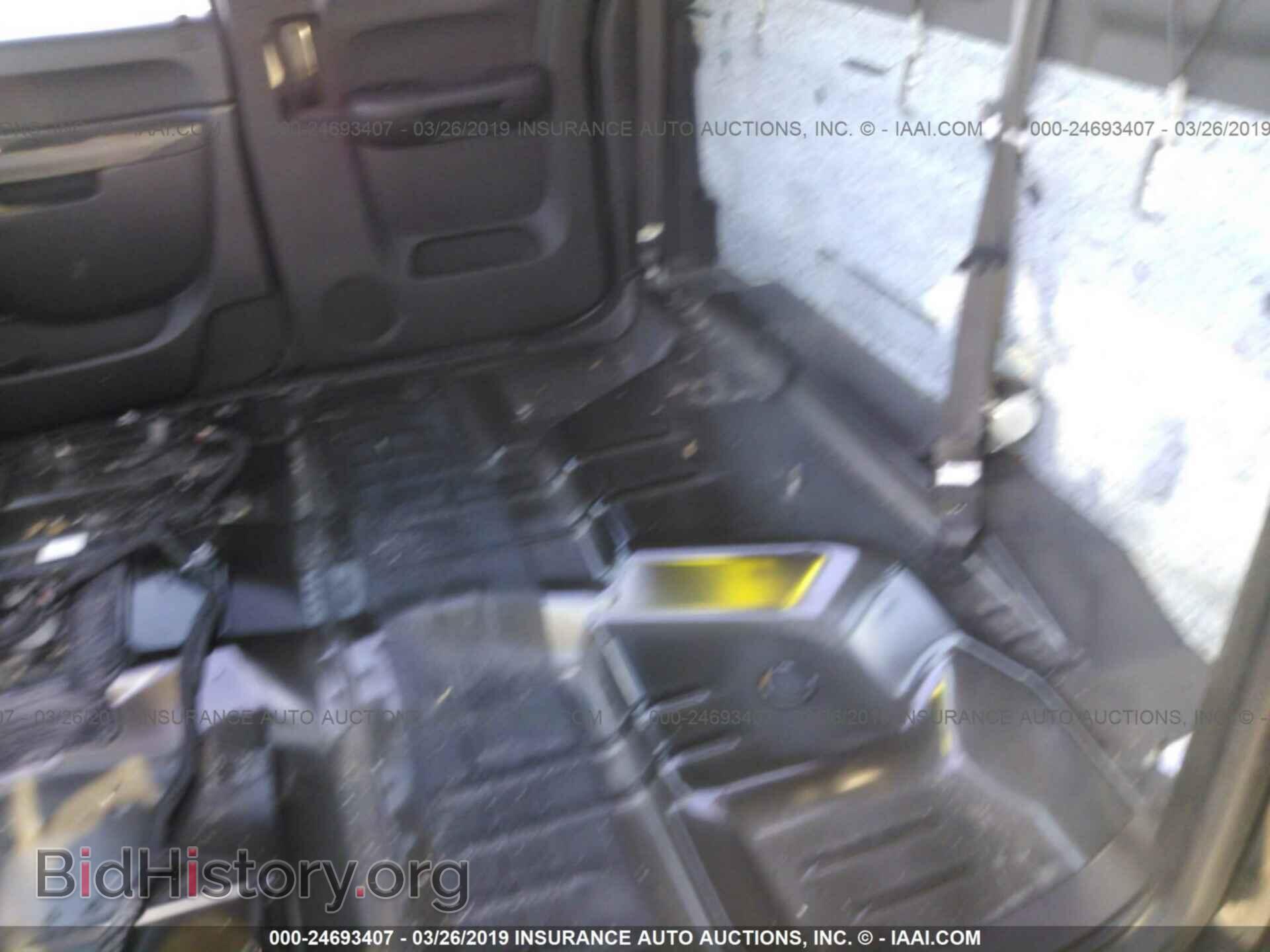 2011 Chevrolet Silverado - VIN: 1GCRCSE03BZ228799 - Фото 8