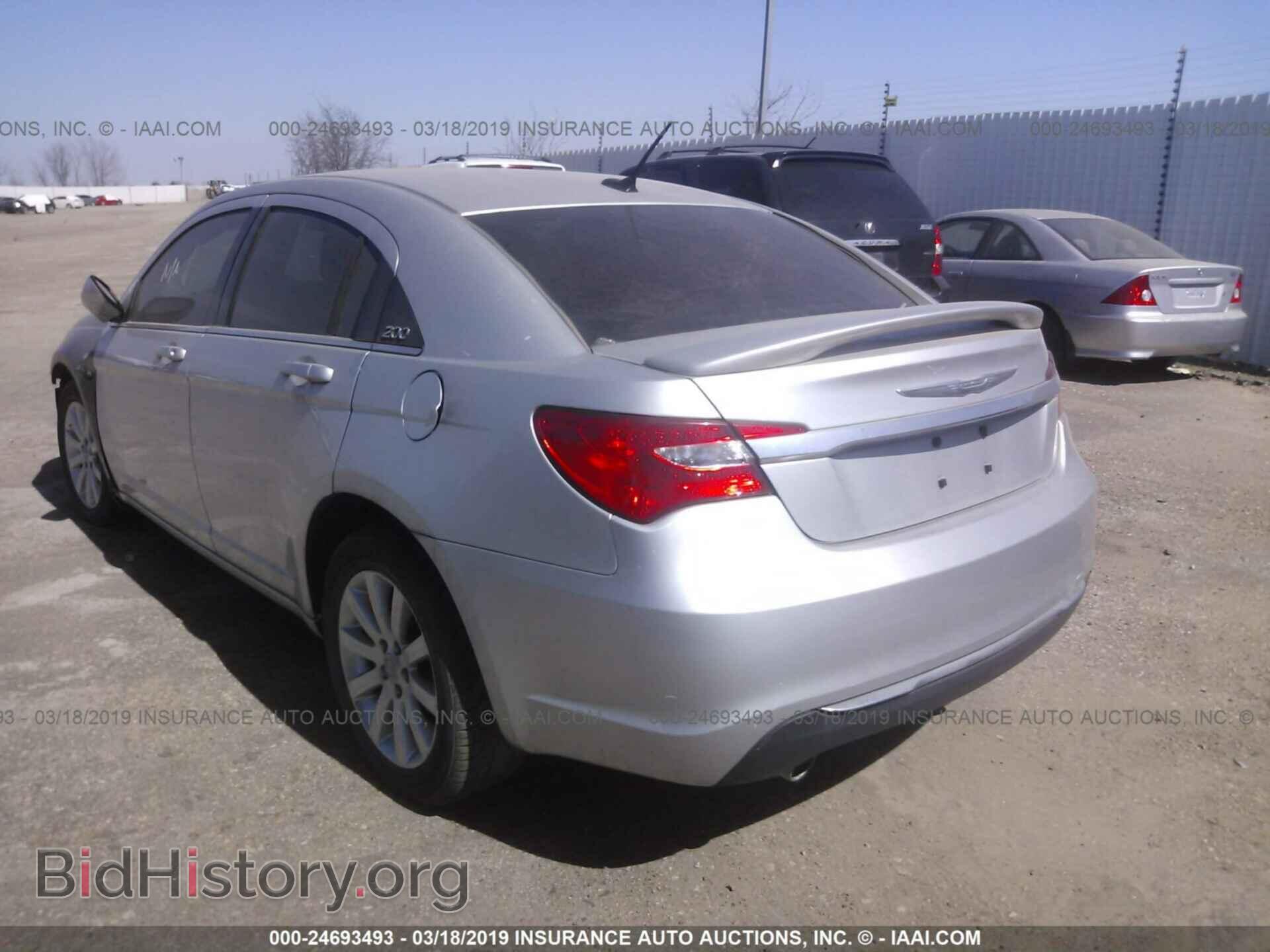 2012 CHRYSLER 200 - VIN: 1C3CCBBG3CN139657 - Фото 3
