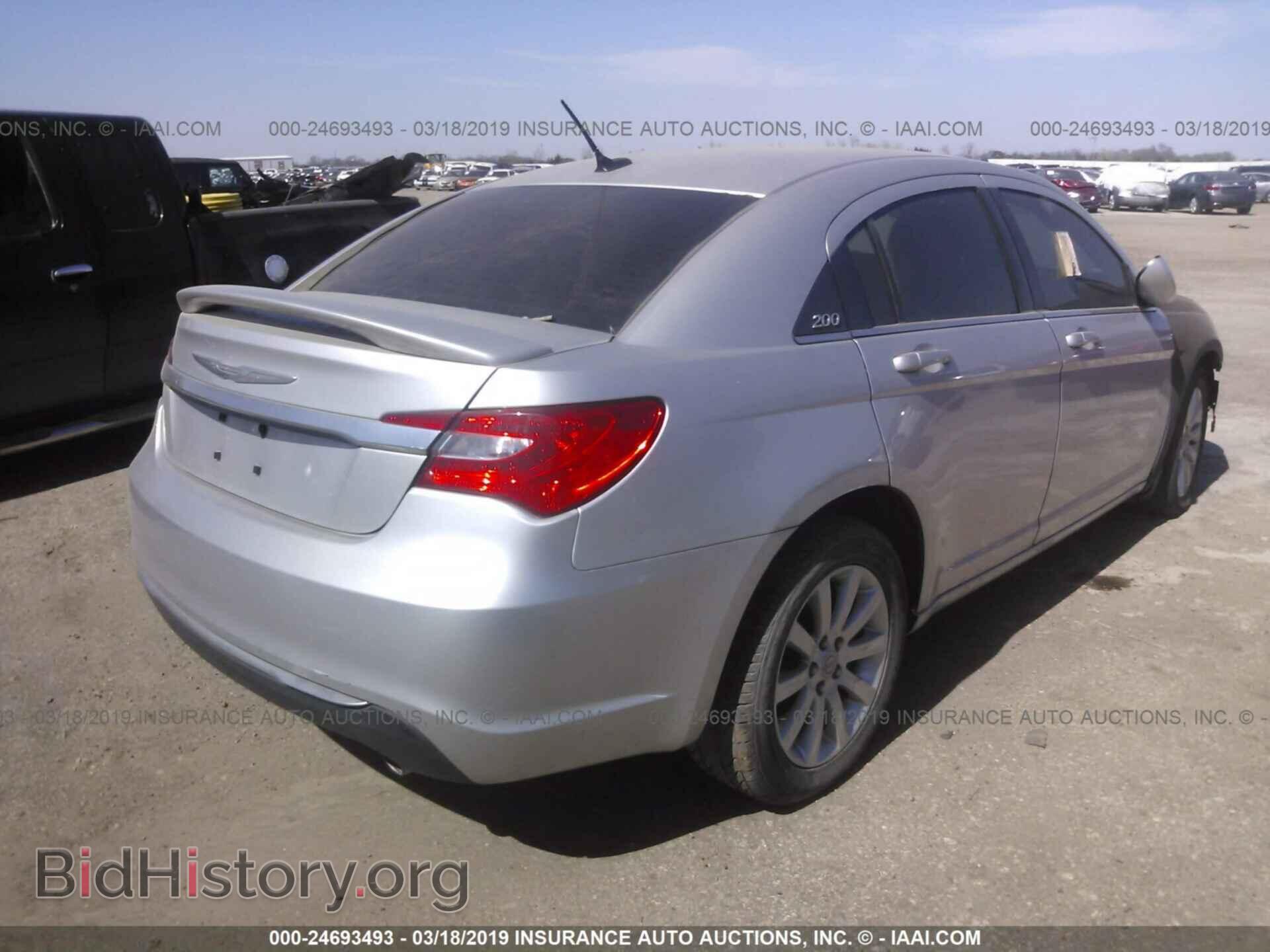 2012 CHRYSLER 200 - VIN: 1C3CCBBG3CN139657 - Фото 4