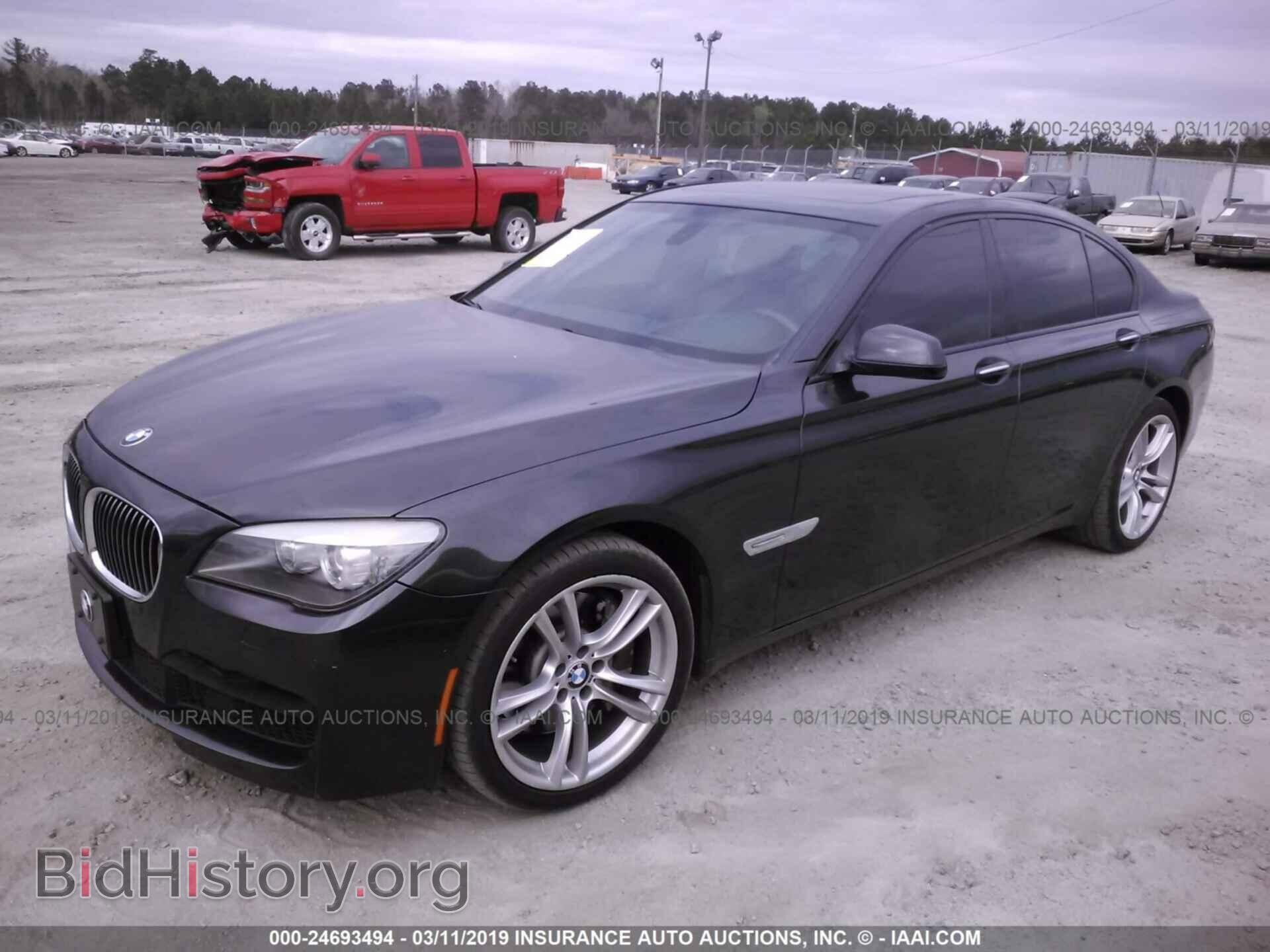 2012 BMW 750 - VIN: WBAKA8C59CCY37745 - Фото 2