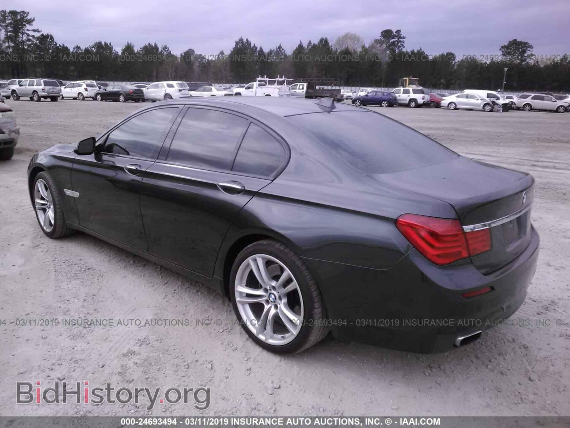 2012 BMW 750 - VIN: WBAKA8C59CCY37745 - Фото 3
