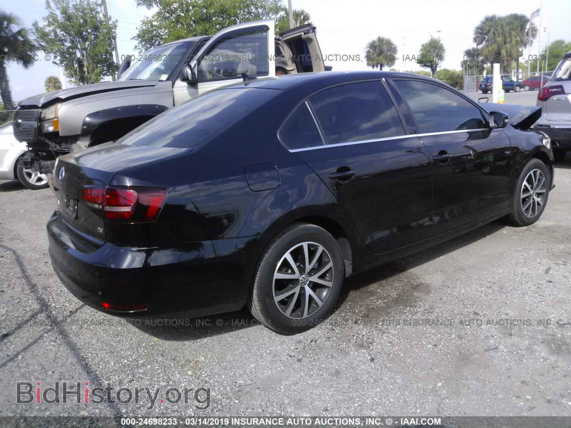 2017 VOLKSWAGEN JETTA - VIN: 3VWDB7AJ8HM208595 - Фото 4