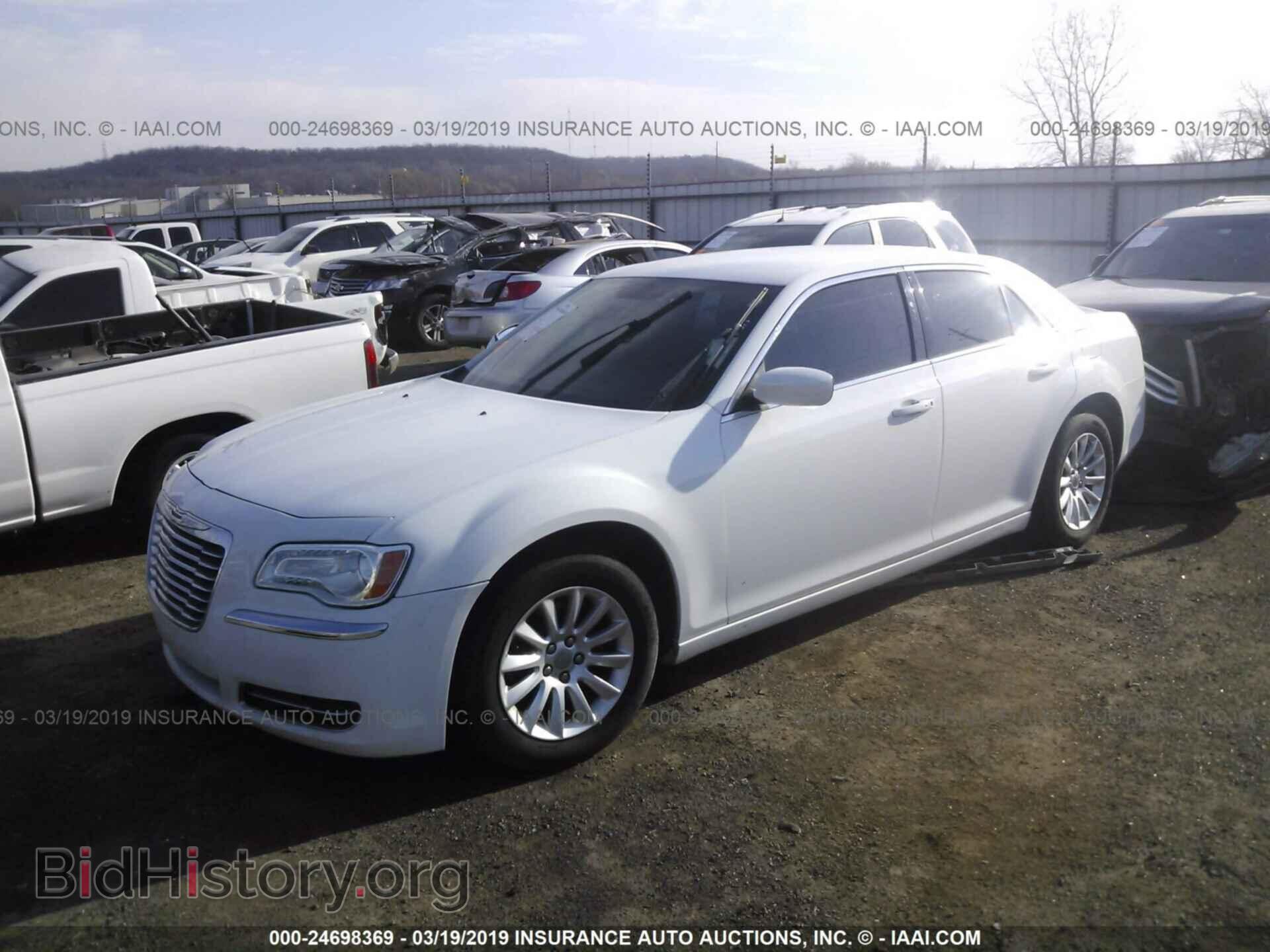 2011 CHRYSLER 300 - VIN: 2C3CA4CG9BH587456 - Фото 2