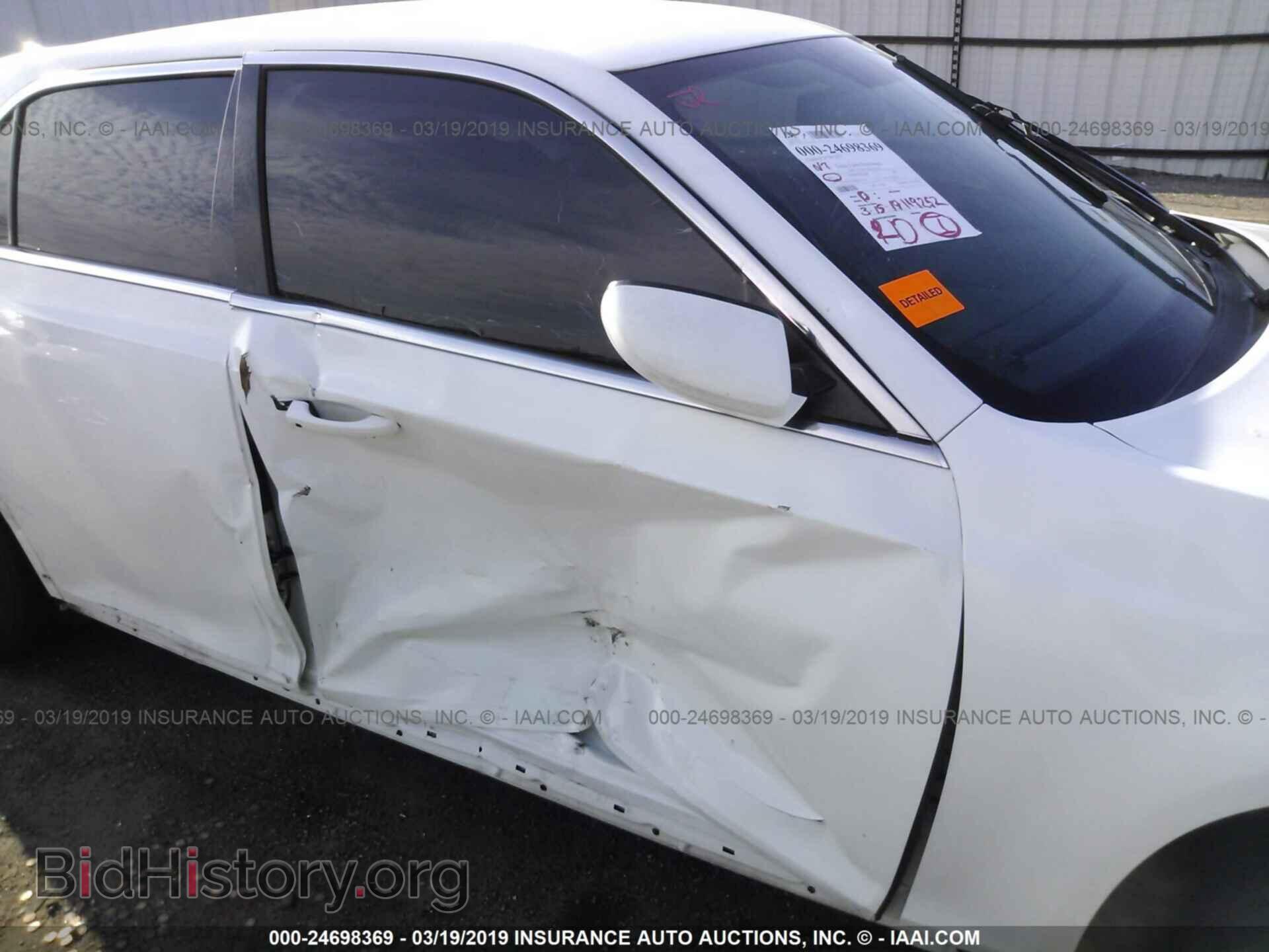 2011 CHRYSLER 300 - VIN: 2C3CA4CG9BH587456 - Фото 6