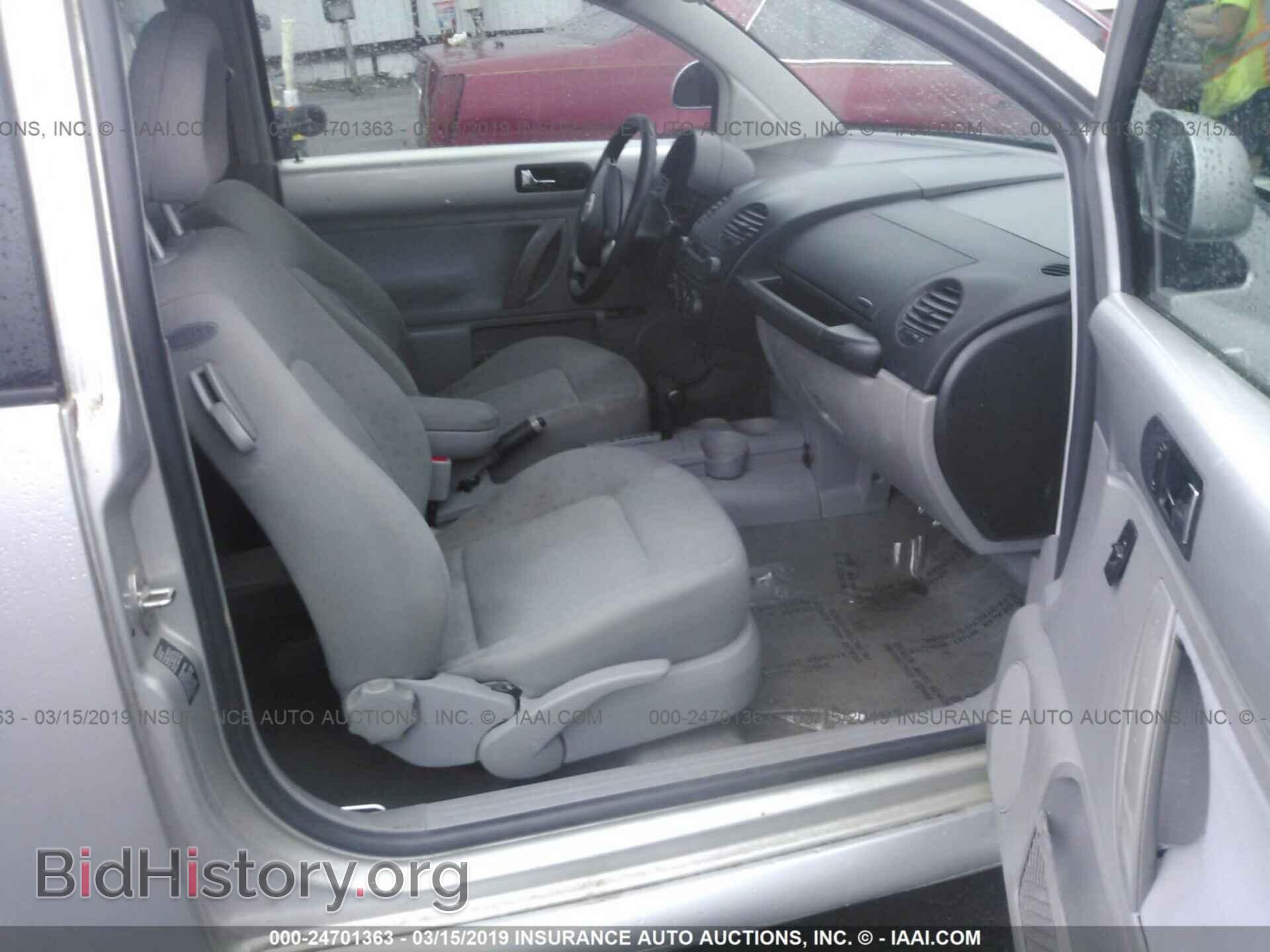 2000 VOLKSWAGEN NEW BEETLE - VIN: 3VWCA21C1YM501693 - Фото 5