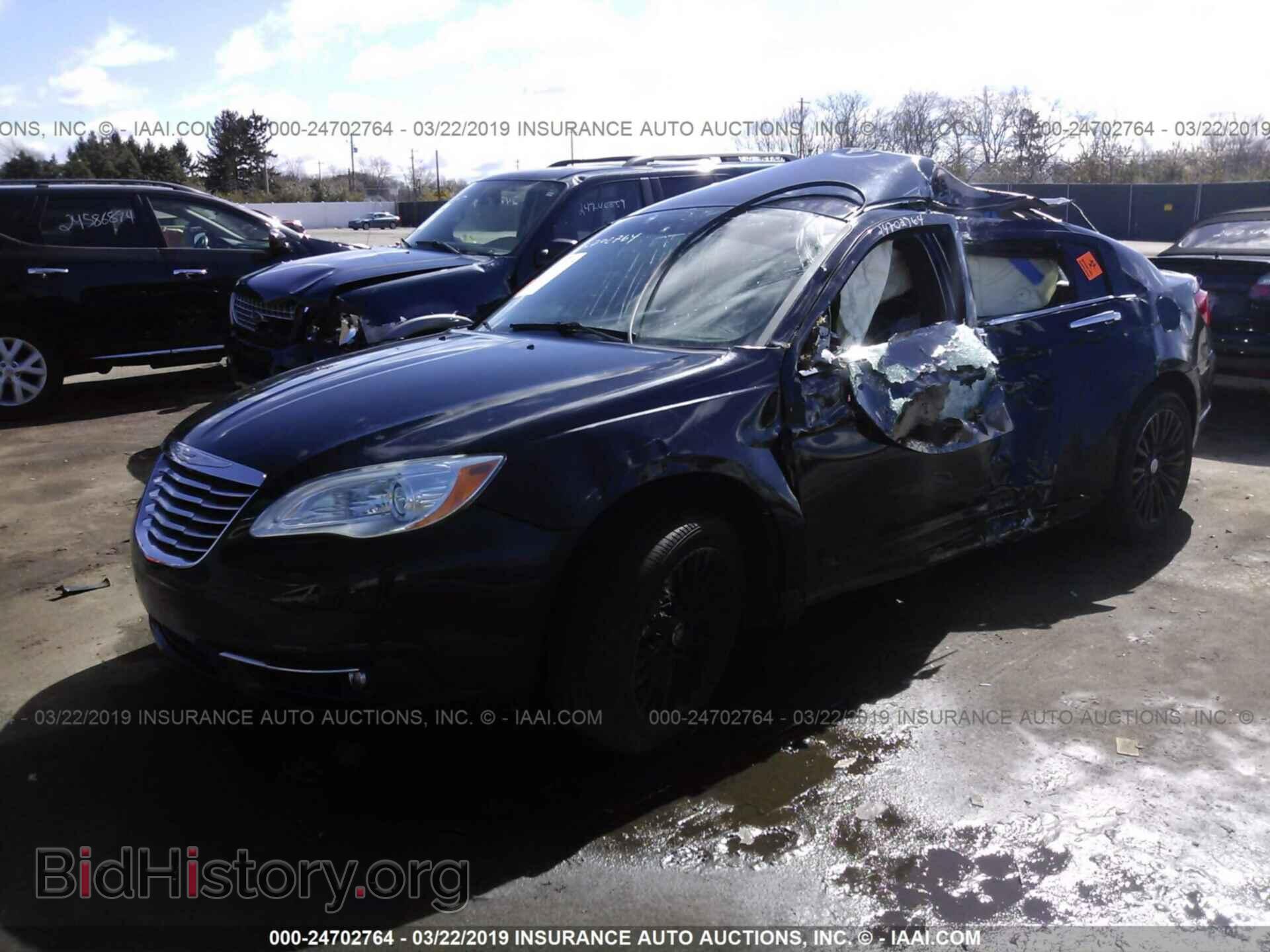 2011 CHRYSLER 200 - VIN: 1C3BC2FB4BN571473 - Фото 2