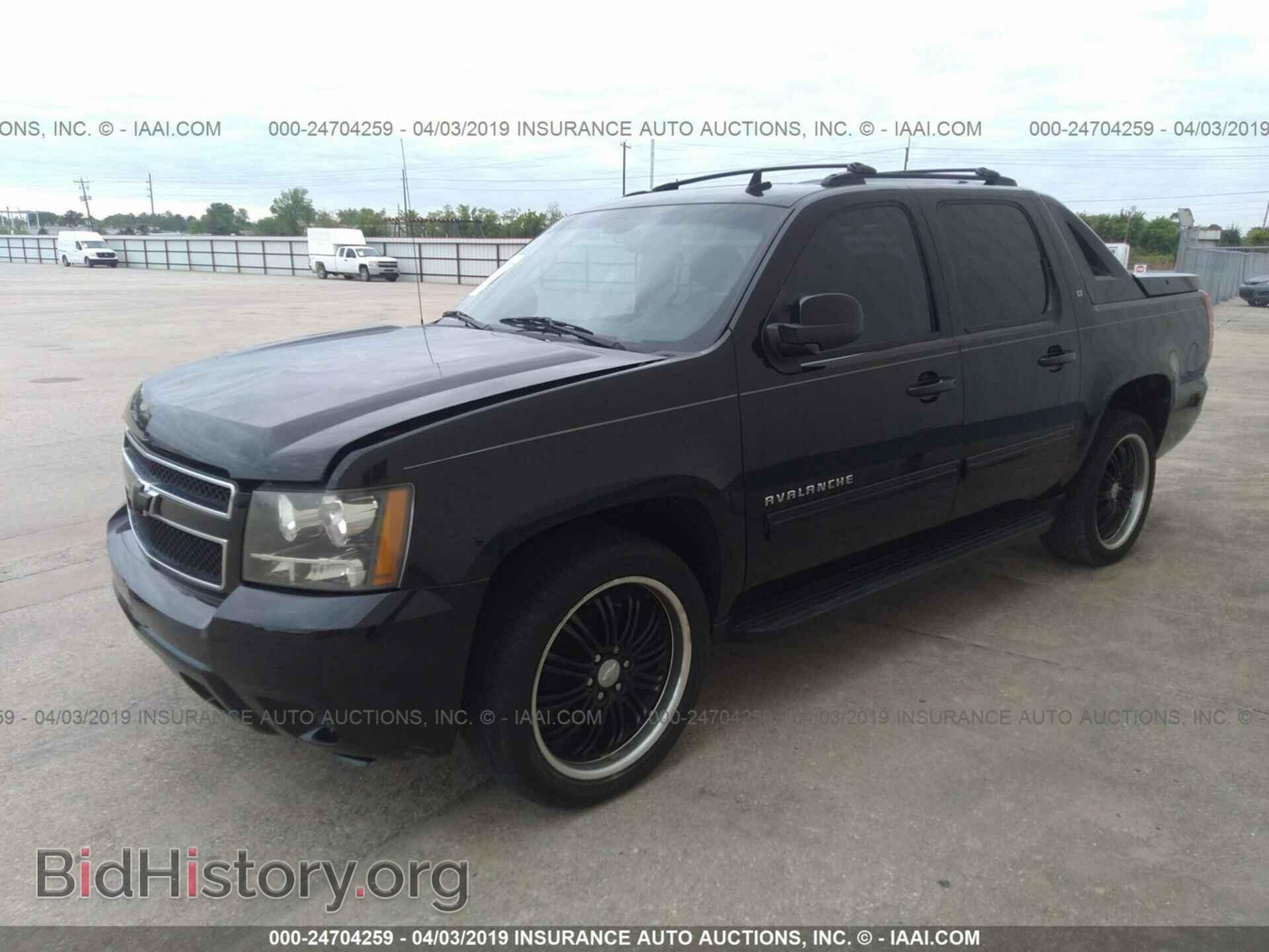 2011 CHEVROLET AVALANCHE - VIN: 3GNMCFE05BG128874 - Фото 2