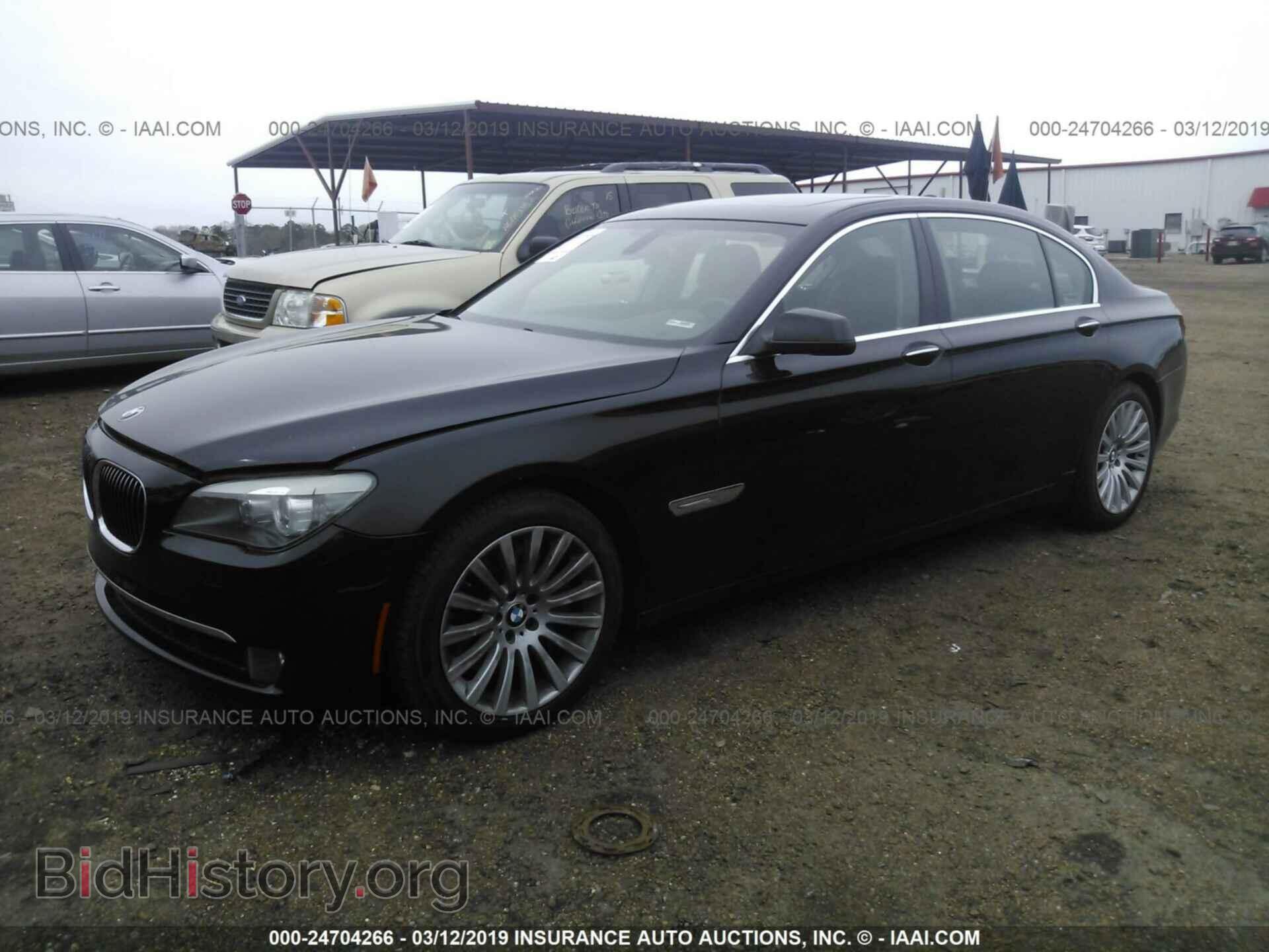 2012 BMW 750 - VIN: WBAKB8C59CC962550 - Фото 2