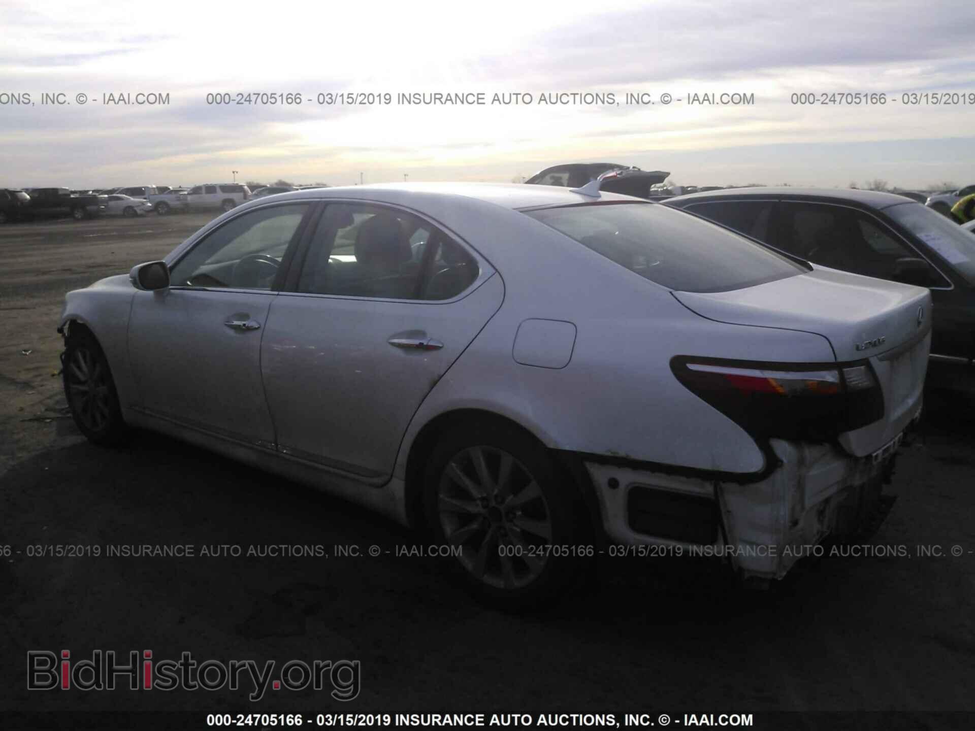 2010 LEXUS LS - VIN: JTHBL5EF6A5095659 - Photo 3
