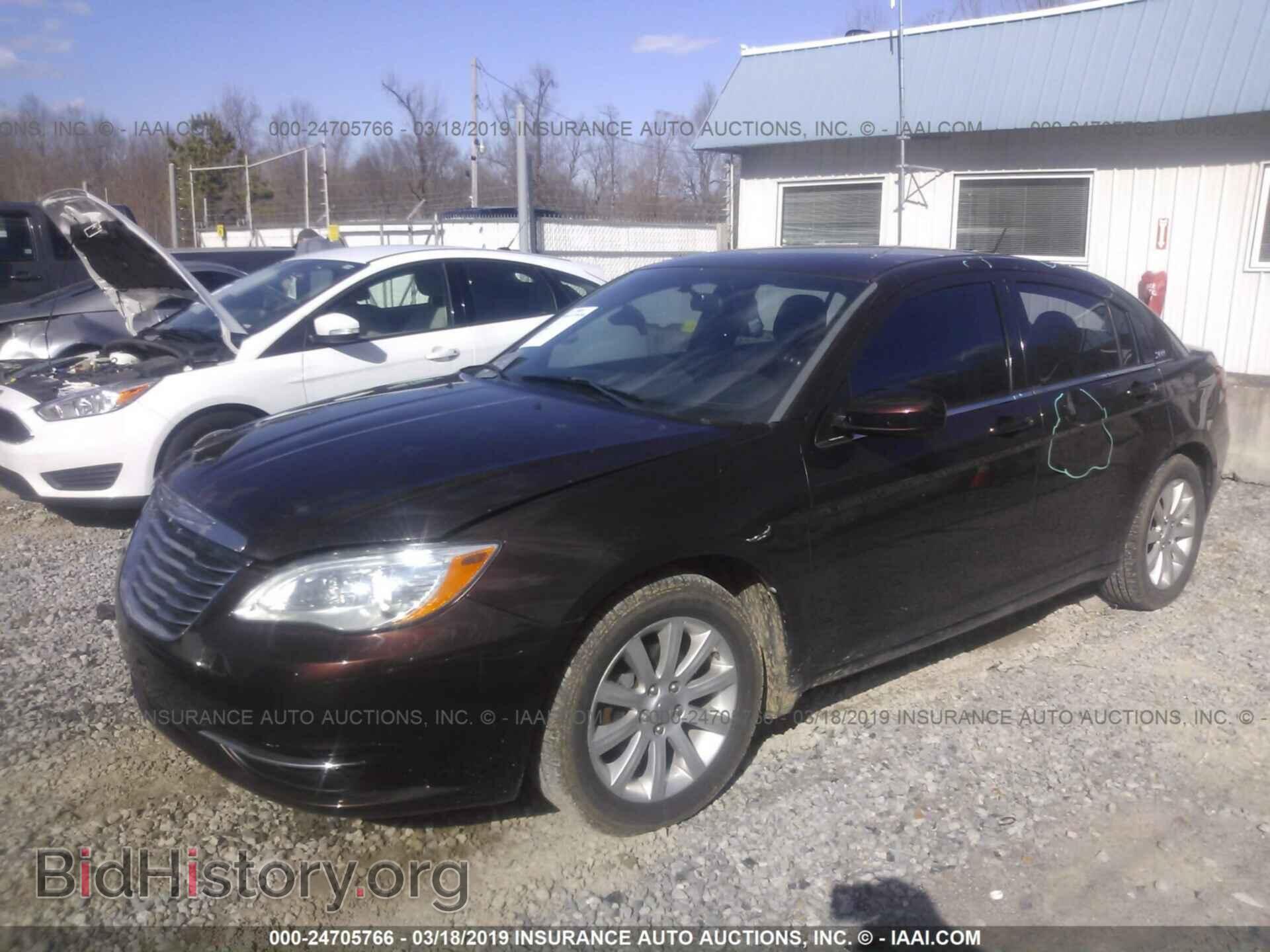 2013 CHRYSLER 200 - VIN: 1C3CCBBG7DN559875 - Photo 2