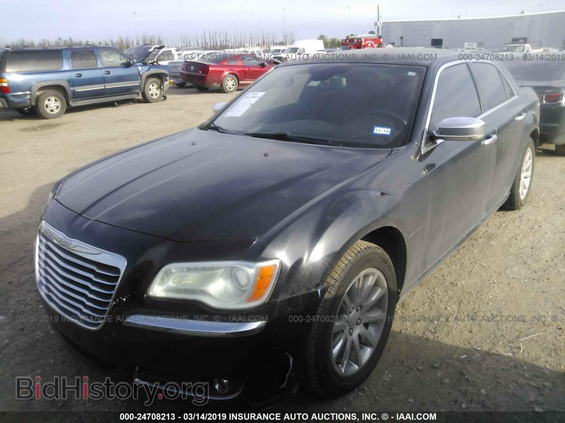 2011 CHRYSLER 300 - VIN: 2C3CA5CG7BH531859 - Фото 2