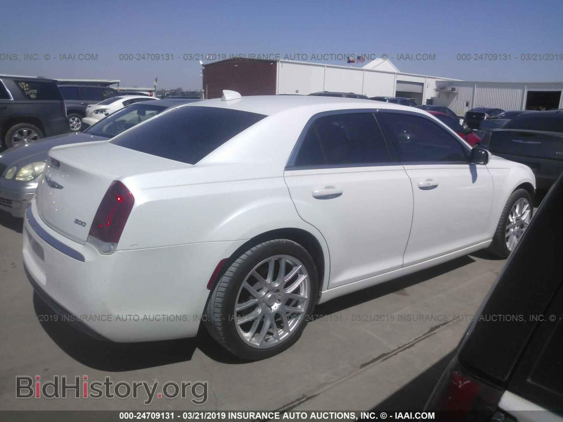 2015 CHRYSLER 300 - VIN: 2C3CCAAG0FH766471 - Фото 4