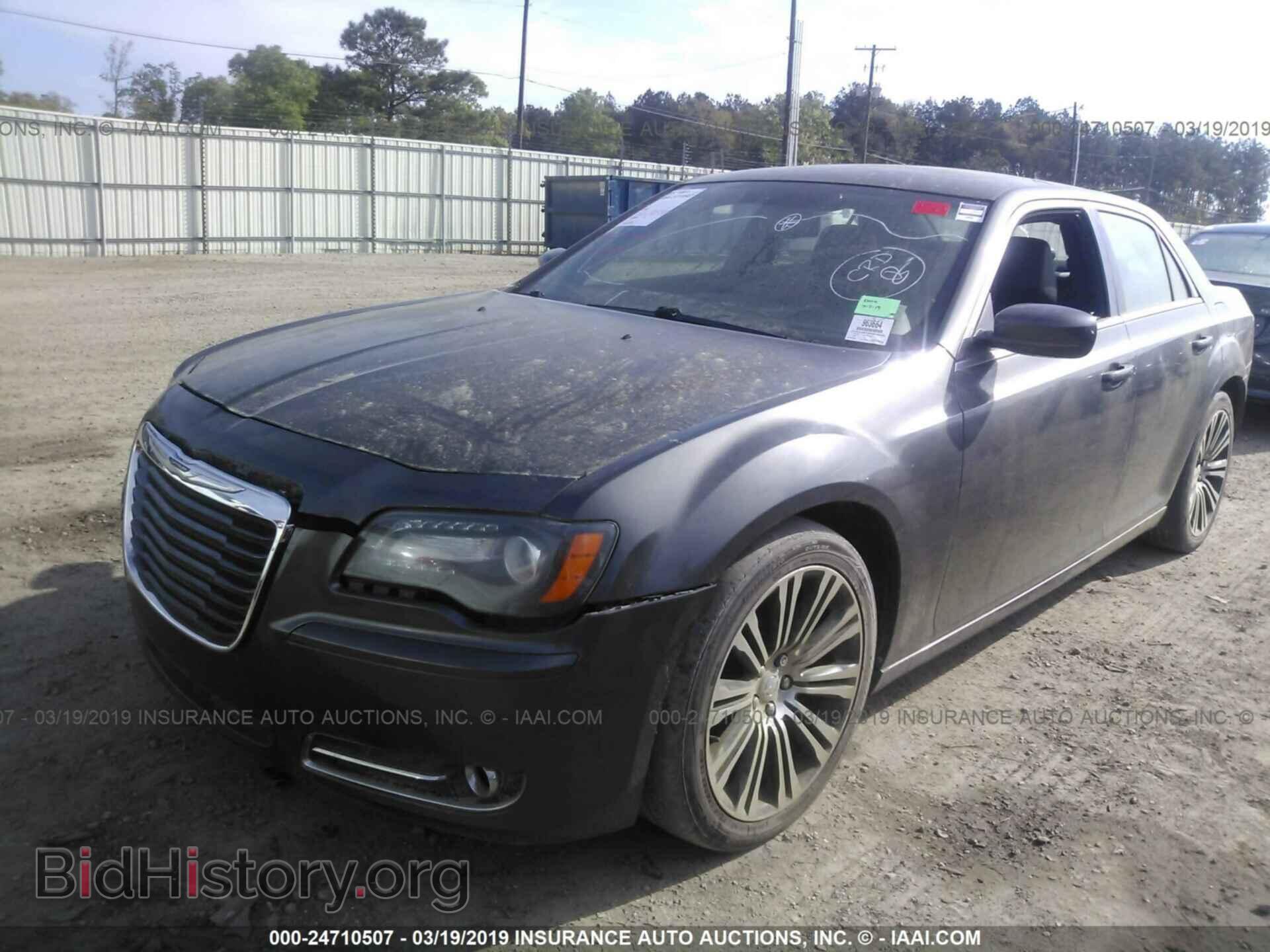 2013 CHRYSLER 300 - VIN: 2C3CCABT4DH618445 - Photo 2