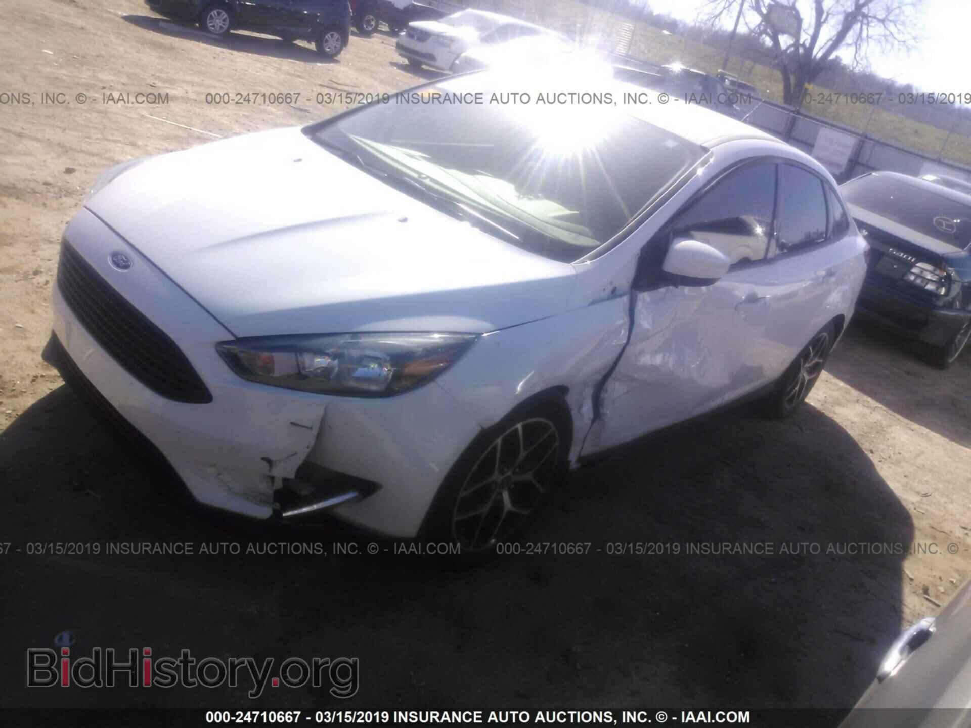 2018 FORD FOCUS - VIN: 1FADP3FE7JL302652 - Фото 2
