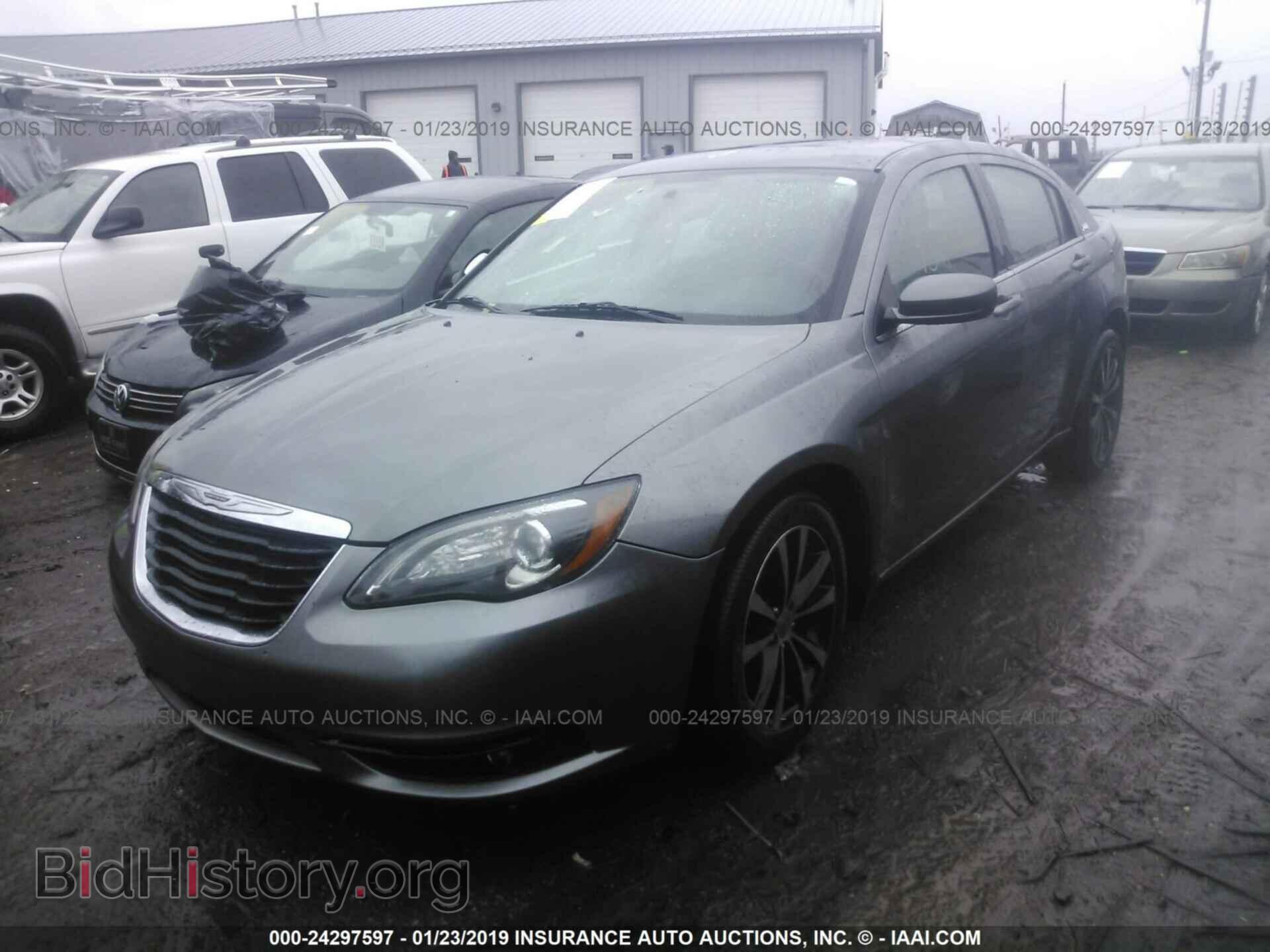 2012 CHRYSLER 200 - VIN: 1C3CCBHG7CN221723 - Фото 2