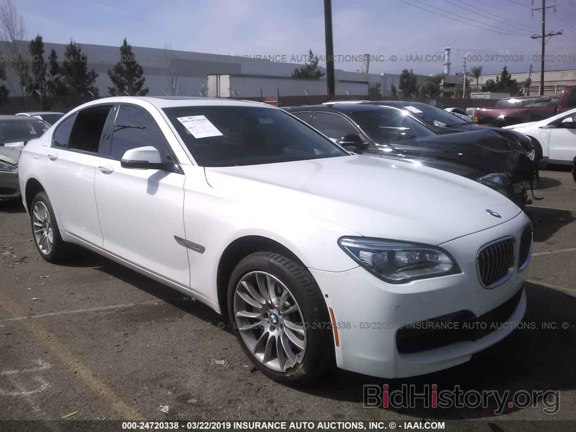 Photo WBAYA8C55FD825763 - BMW 750 2015