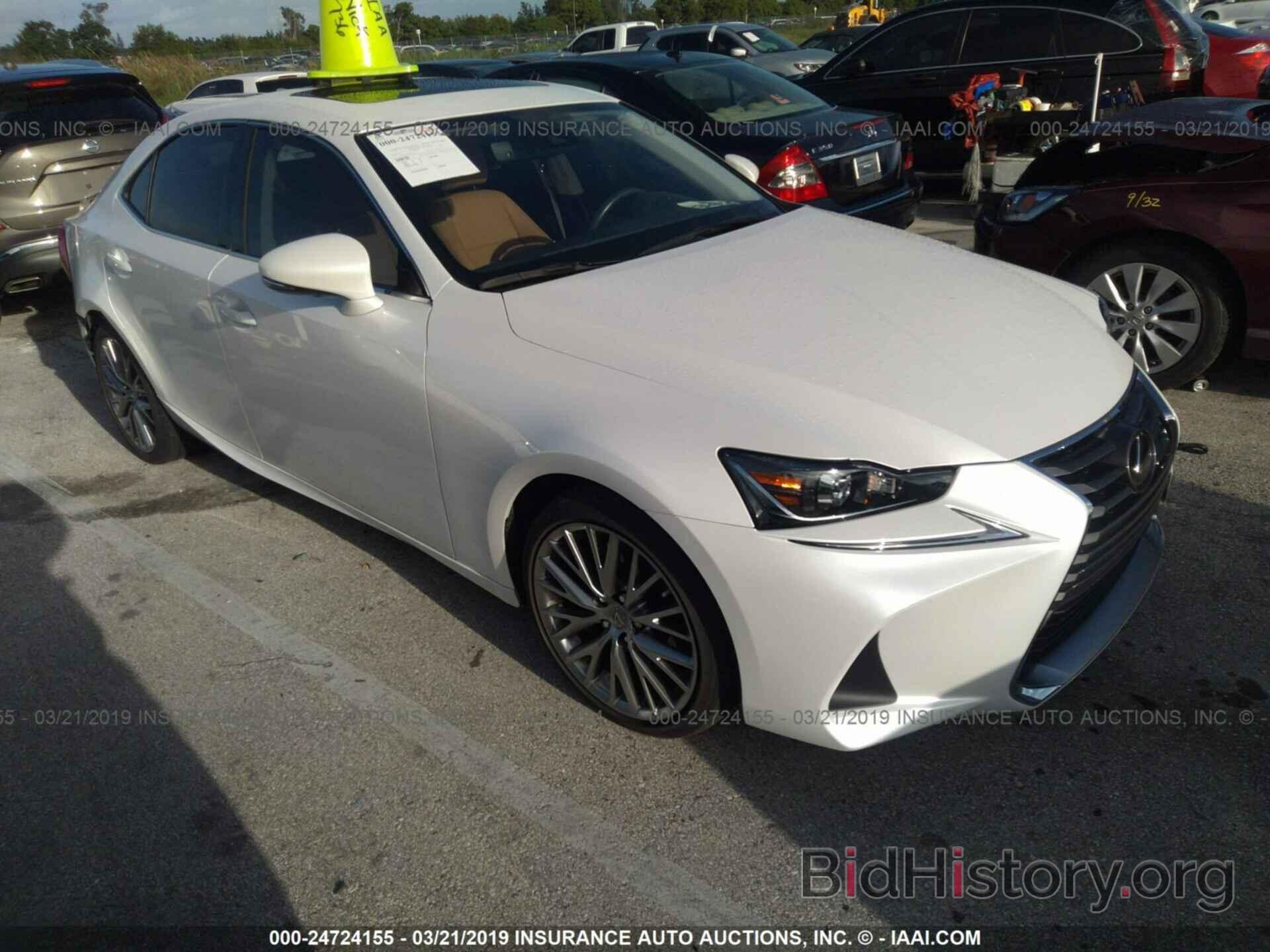 Photo JTHBA1D25H5060117 - LEXUS IS 2017