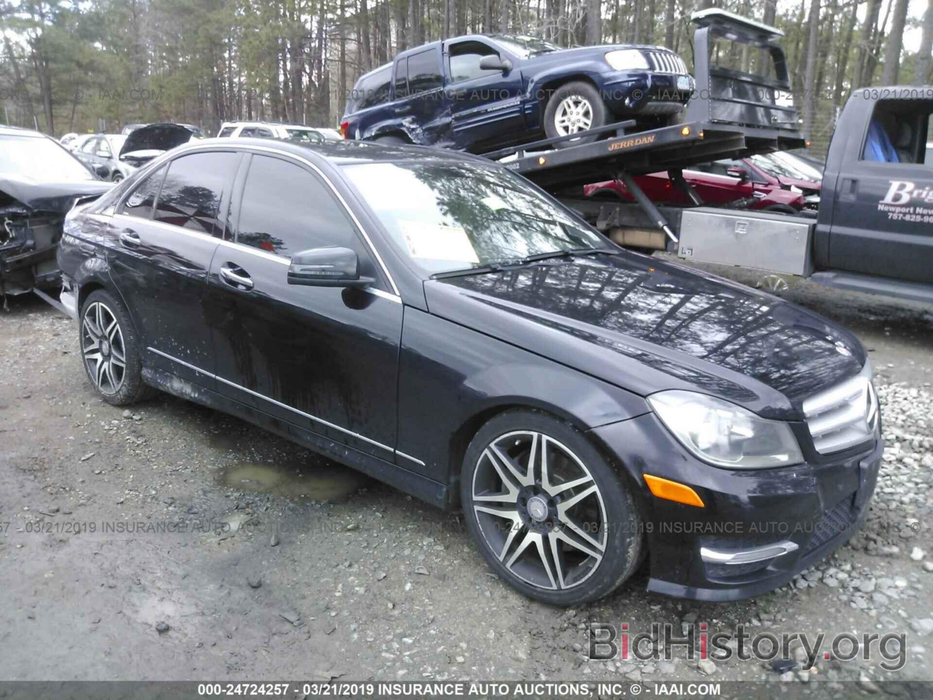 Photo WDDGF8AB7DA803938 - MERCEDES-BENZ C 2013