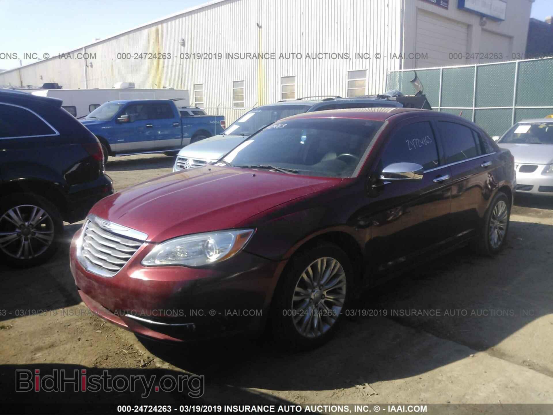 2011 CHRYSLER 200 - VIN: 1C3BC2FB2BN580494 - Photo 2