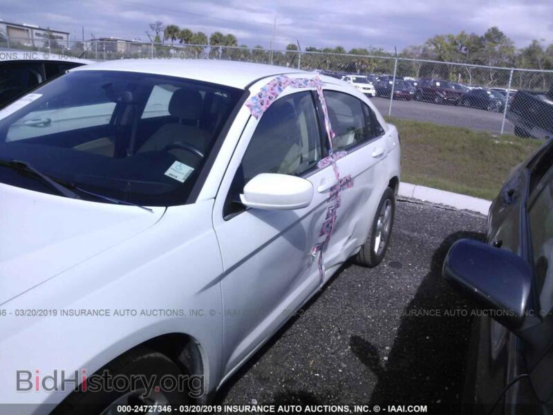 2012 Chrysler 200 (VIN 1C3CCBBB5CN107104) — photo 6 of 10