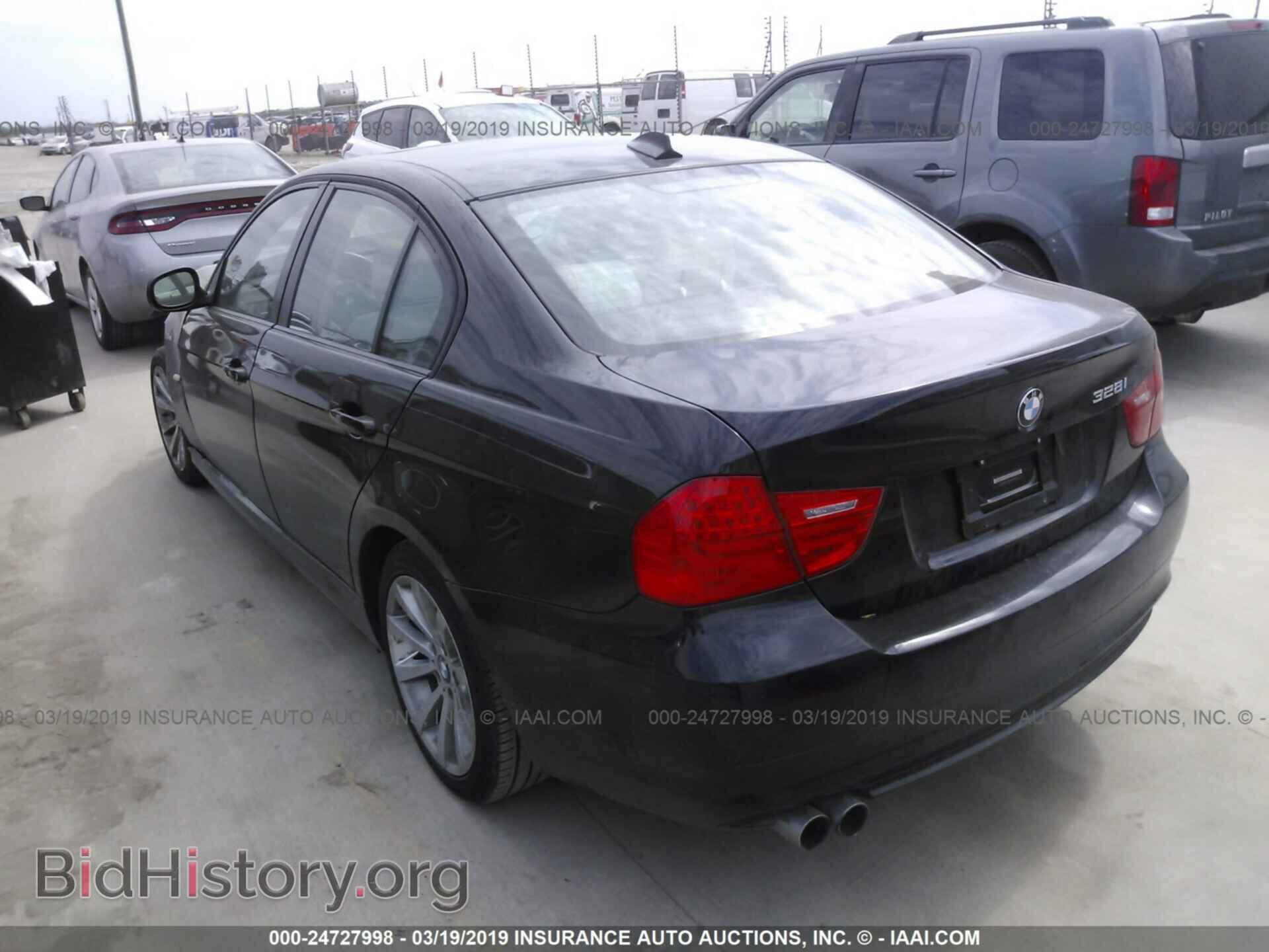 2011 BMW 328 - VIN: WBAPH7G5XBNN04477 - Фото 3